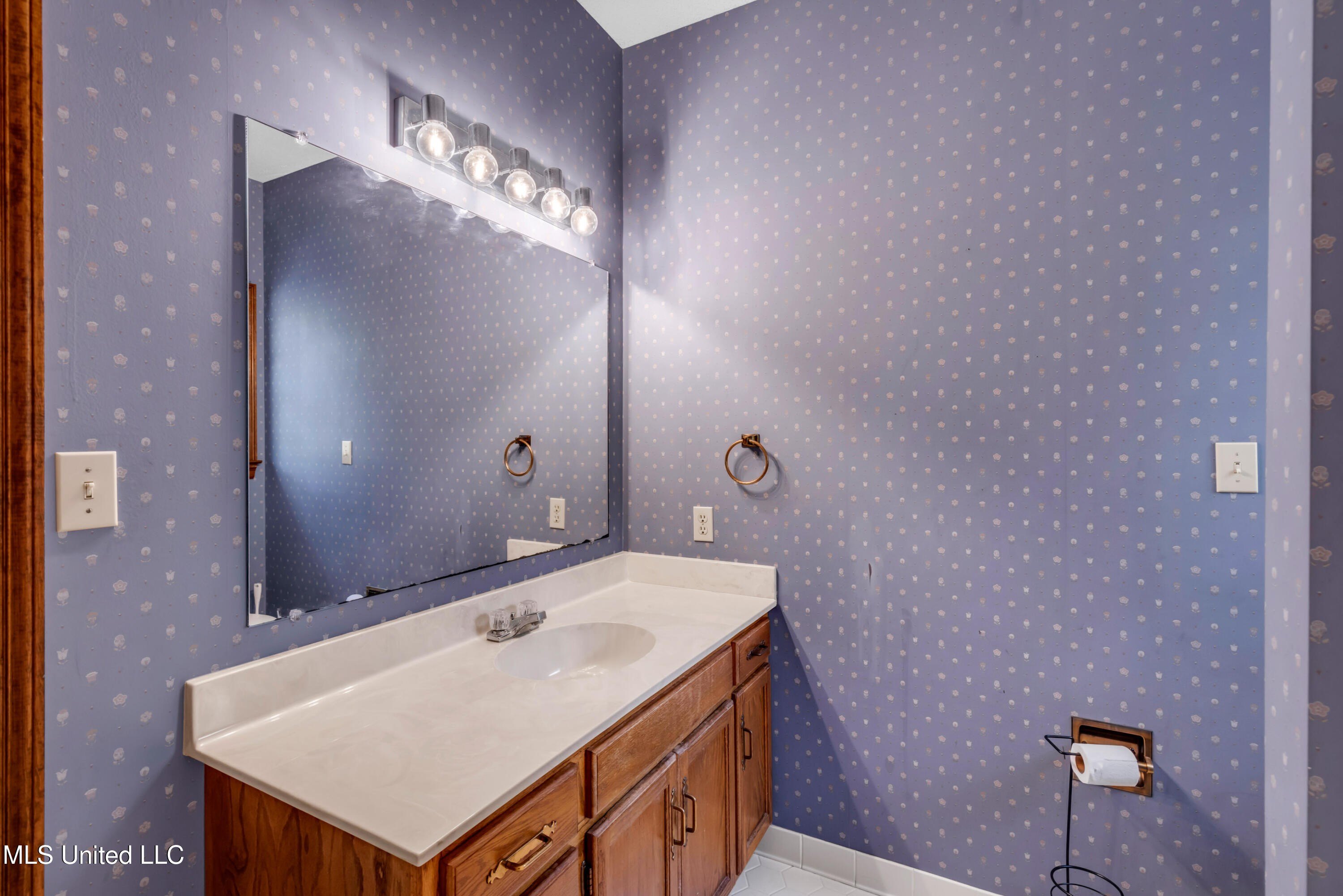 Gautier, Mississippi, 39553, United States, 4 Bedrooms Bedrooms, ,4 BathroomsBathrooms,Residential,For Sale,1989936