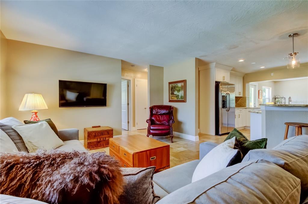 St Petersburg, Florida, 33703, United States, 3 Bedrooms Bedrooms, ,2 BathroomsBathrooms,Residential,For Sale,1821049