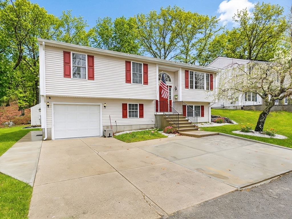 Cumberland, Rhode Island, 02864, United States, 4 Bedrooms Bedrooms, ,2 BathroomsBathrooms,Residential,For Sale,2040279