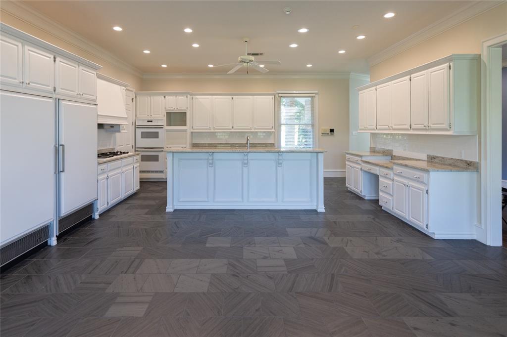 Texarkana, Texas, 75503, United States, 5 Bedrooms Bedrooms, ,8 BathroomsBathrooms,Residential,For Sale,1877374