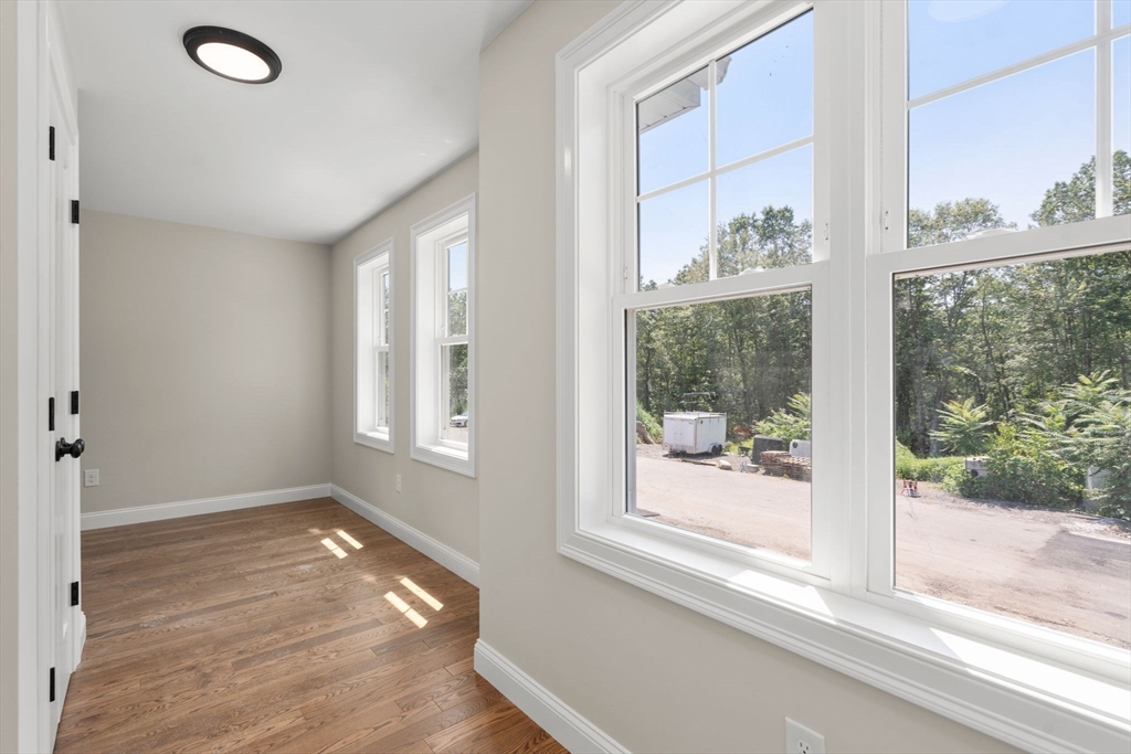 Worcester, Massachusetts, 01606, United States, 3 Bedrooms Bedrooms, ,3 BathroomsBathrooms,Residential,For Sale,1905878