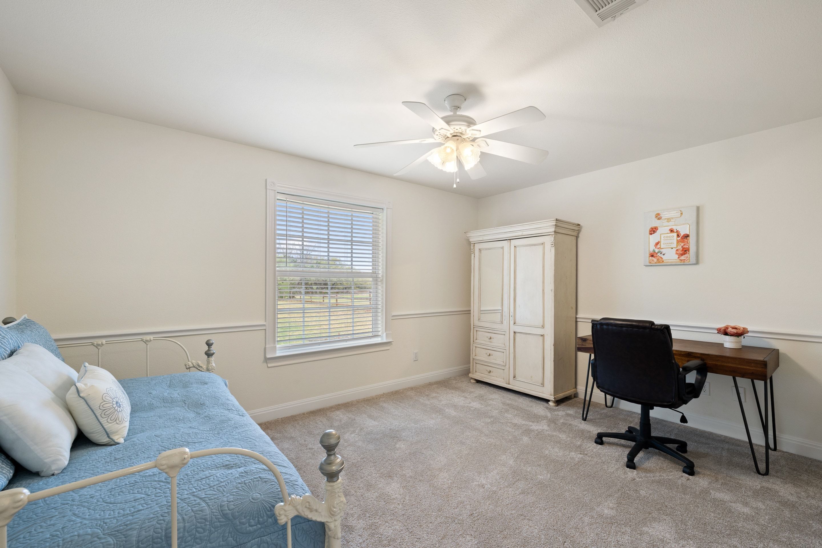  744 Bartlett Drive West - 物件實景