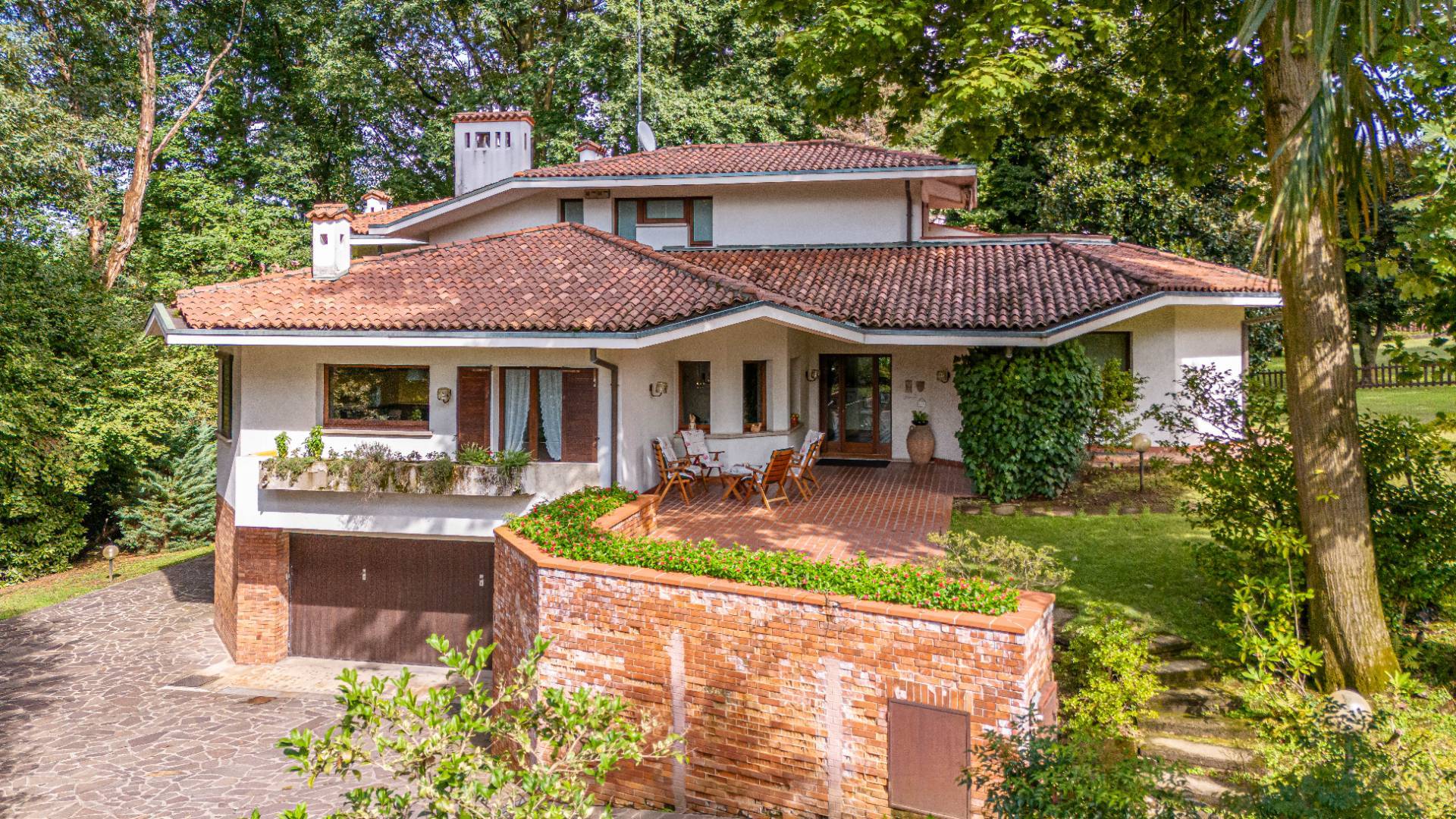 Lesmo, Monza e Brianza, 20050, IT, 6 Bedrooms Bedrooms, ,7 BathroomsBathrooms,Residential,For Sale,1940972