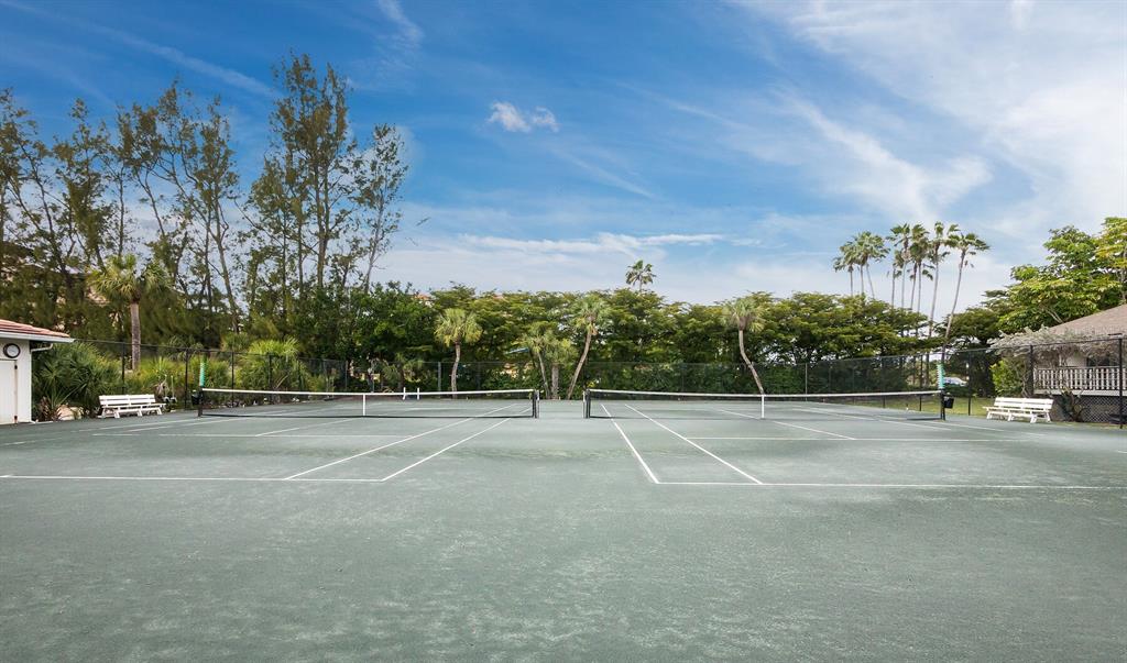 Longboat Key, Florida, 34228, United States, 2 Bedrooms Bedrooms, ,2 BathroomsBathrooms,Residential,For Sale,1804008