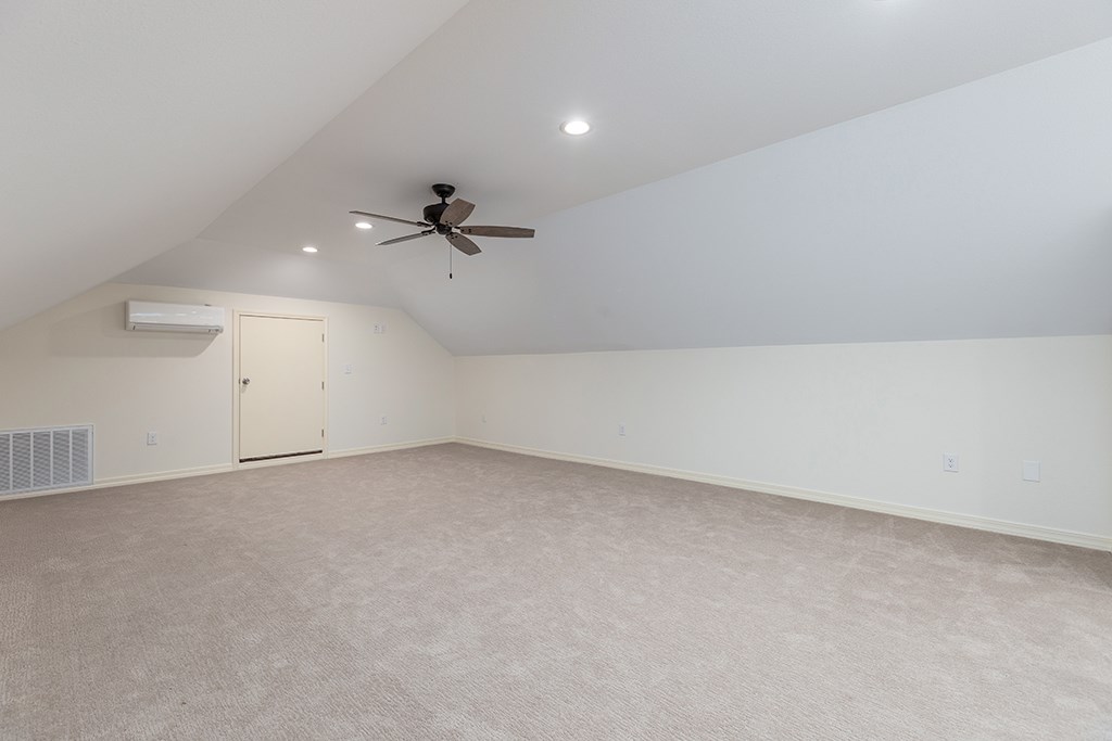 Lufkin, Texas, 75901, United States, 4 Bedrooms Bedrooms, ,5 BathroomsBathrooms,Residential,For Sale,1989881