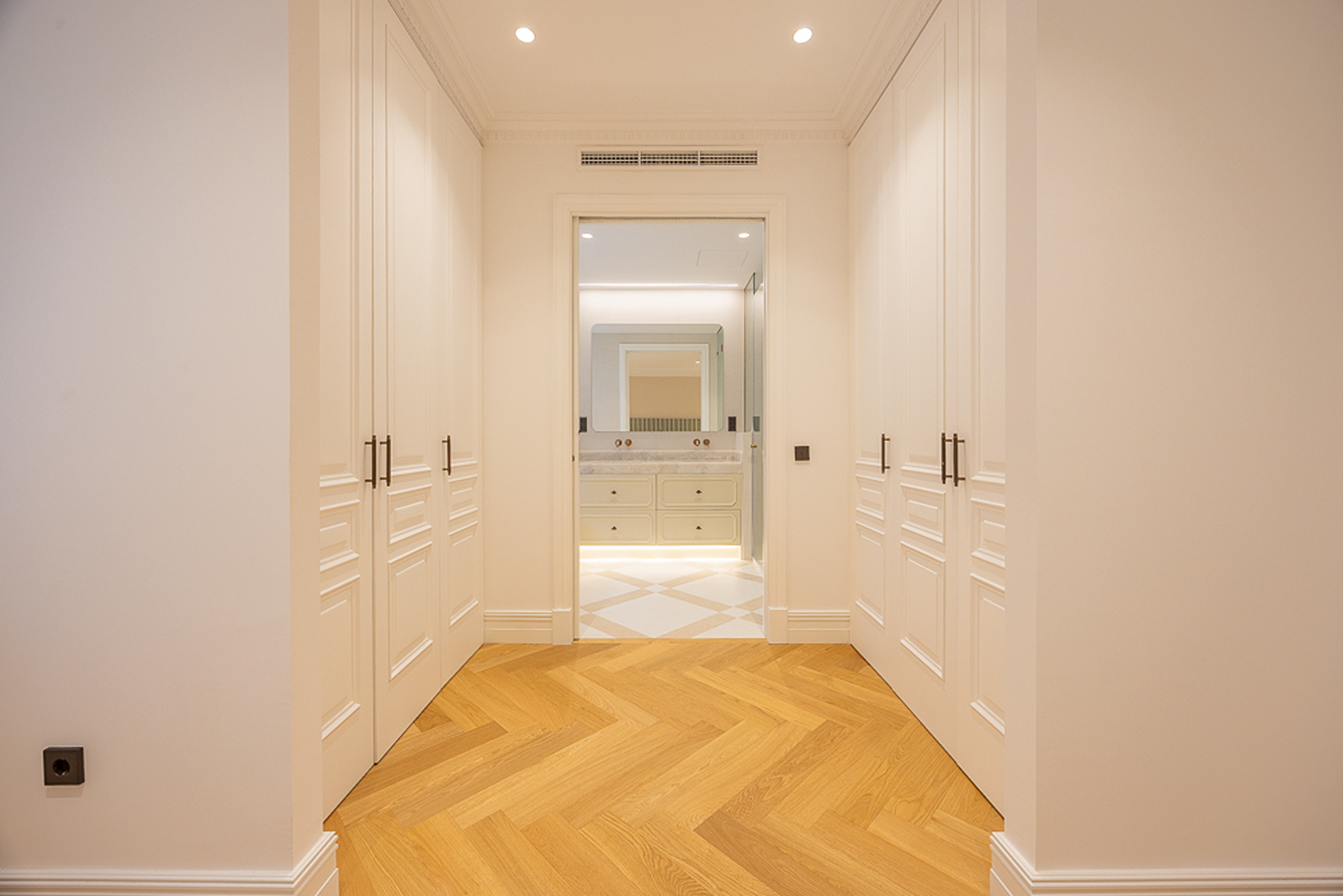  Exclusive flat with 3 suites in a classic building in Almagro, Madrid - 物件實景