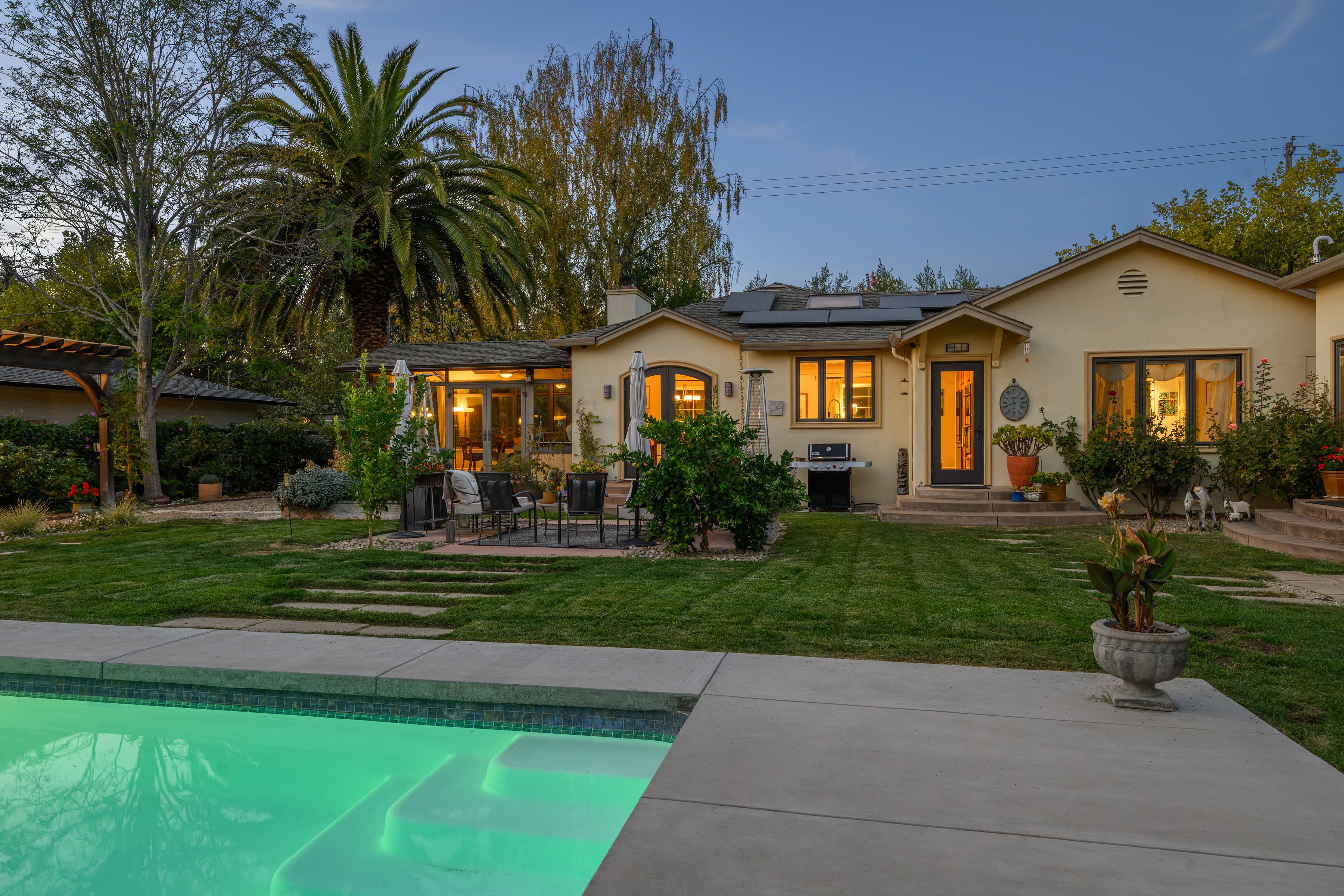  483 E. Napa St - 物件實景