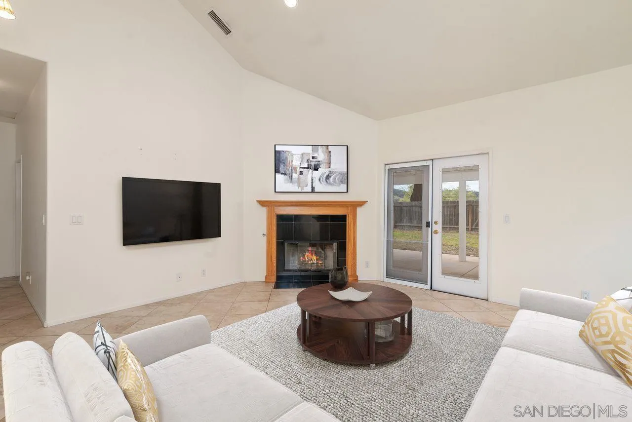 Poway, California, 92064, United States, 3 Bedrooms Bedrooms, ,2 BathroomsBathrooms,Residential,For Sale,1837304