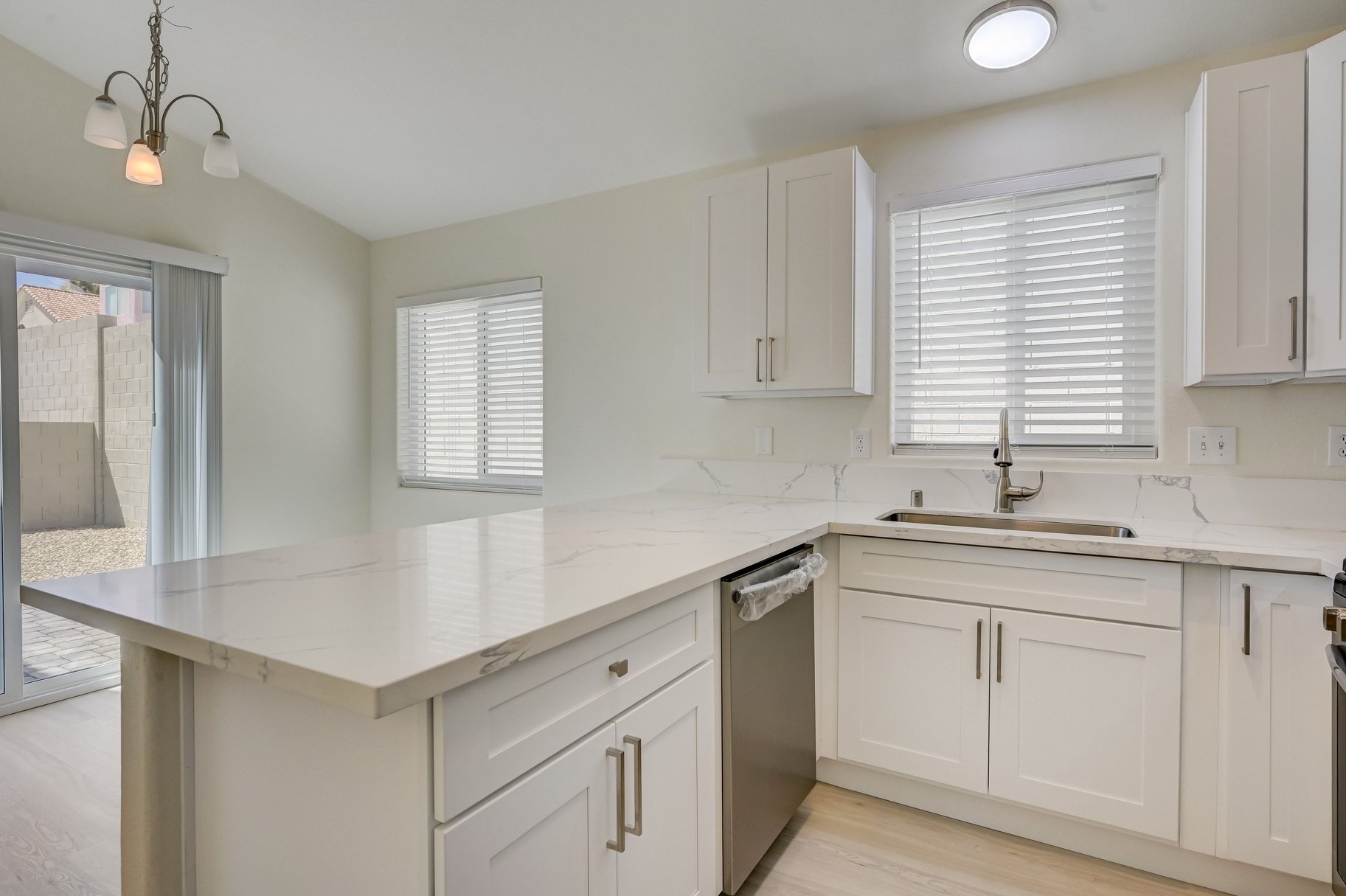  Newly Updated 3 Bed 2 Bath - 物件實景
