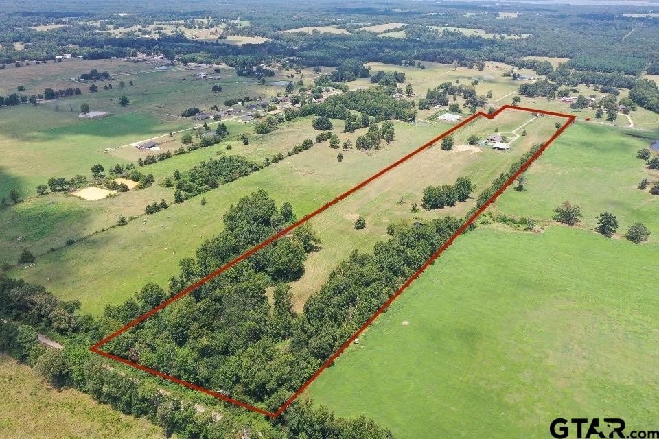 Pittsburg, Texas, 75686, United States, 5 Bedrooms Bedrooms, ,4 BathroomsBathrooms,Residential,For Sale,1978911