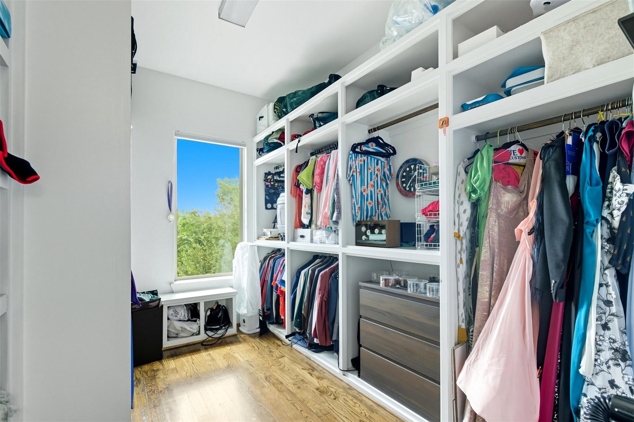 Houston, Texas, 77006, United States, 3 Bedrooms Bedrooms, ,4 BathroomsBathrooms,Residential,For Sale,1977830