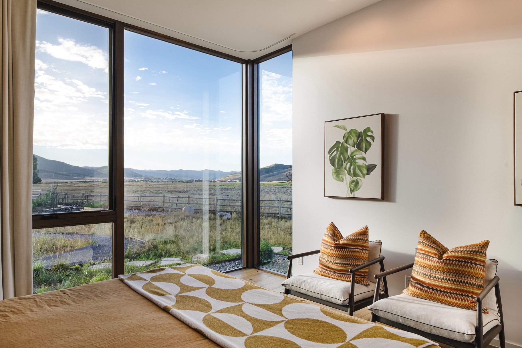  Single-Level Modern at Old Ranch Road Surrounded by Meadow and Mountain Views - 物件實景