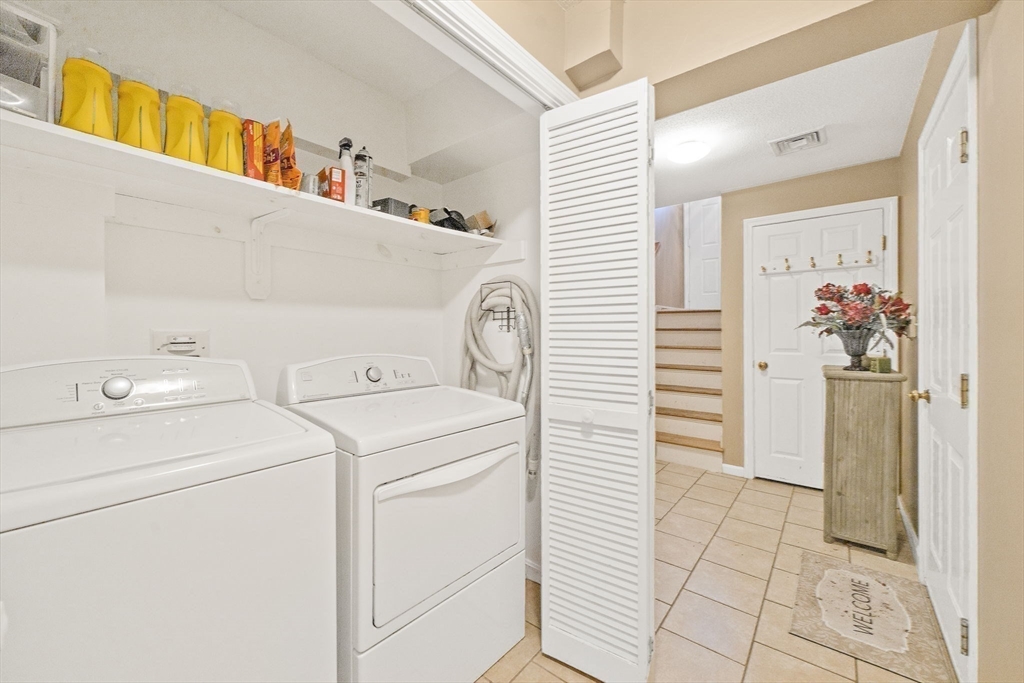 Danvers, Massachusetts, 01923, United States, 3 Bedrooms Bedrooms, ,2 BathroomsBathrooms,Residential,For Sale,2002112