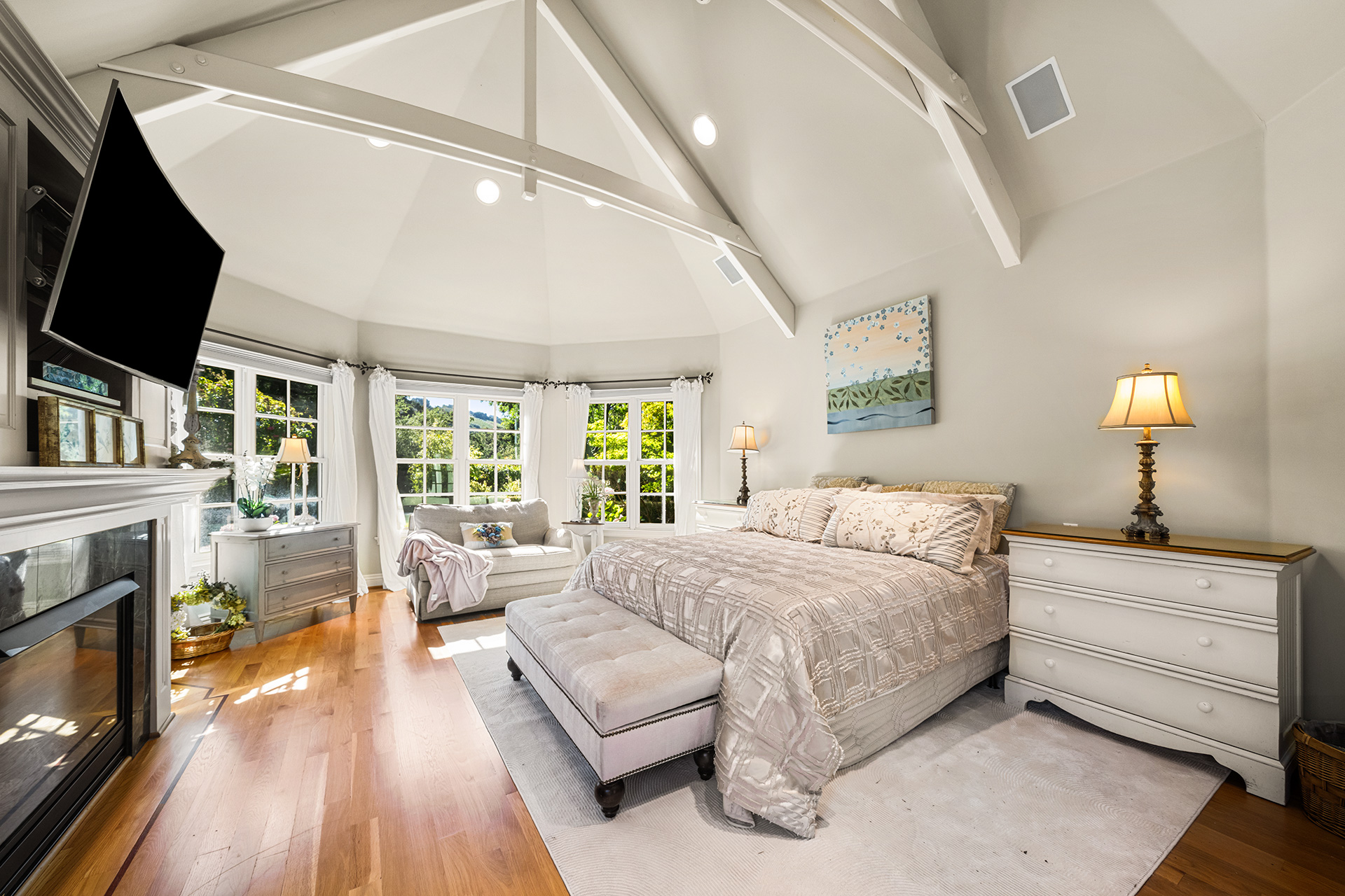  Stunning Saratoga Estate on Expansive Private Grounds - 物件實景
