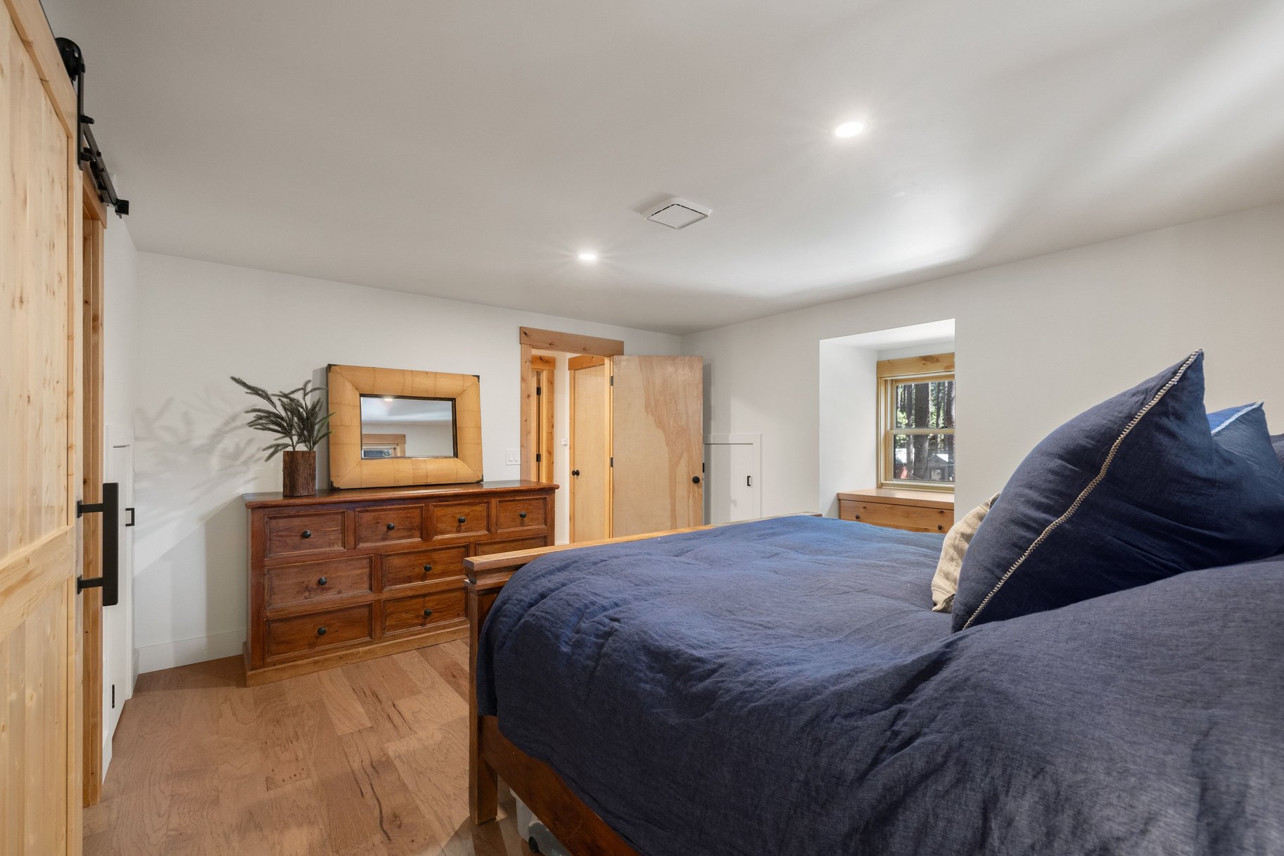  Rare Donner Tract home with private beach and pier access. - 物件實景