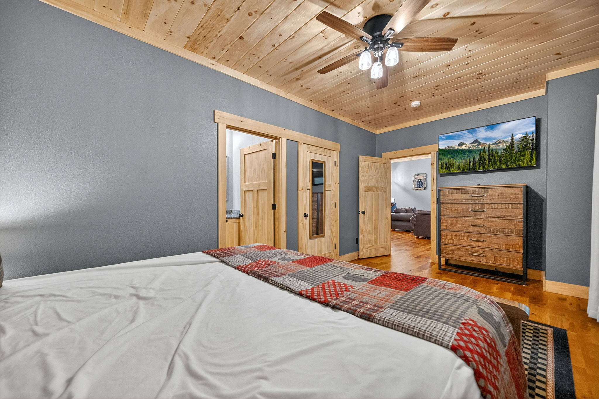 Sevierville, Tennessee, 37862, United States, 2 Bedrooms Bedrooms, ,3 BathroomsBathrooms,Residential,For Sale,2012512