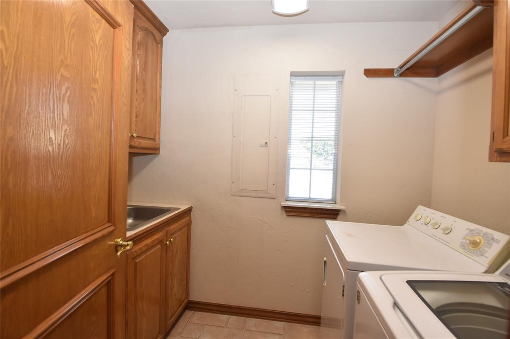 Oklahoma City, Oklahoma, 73142, United States, 5 Bedrooms Bedrooms, ,4 BathroomsBathrooms,Residential,For Sale,1935370