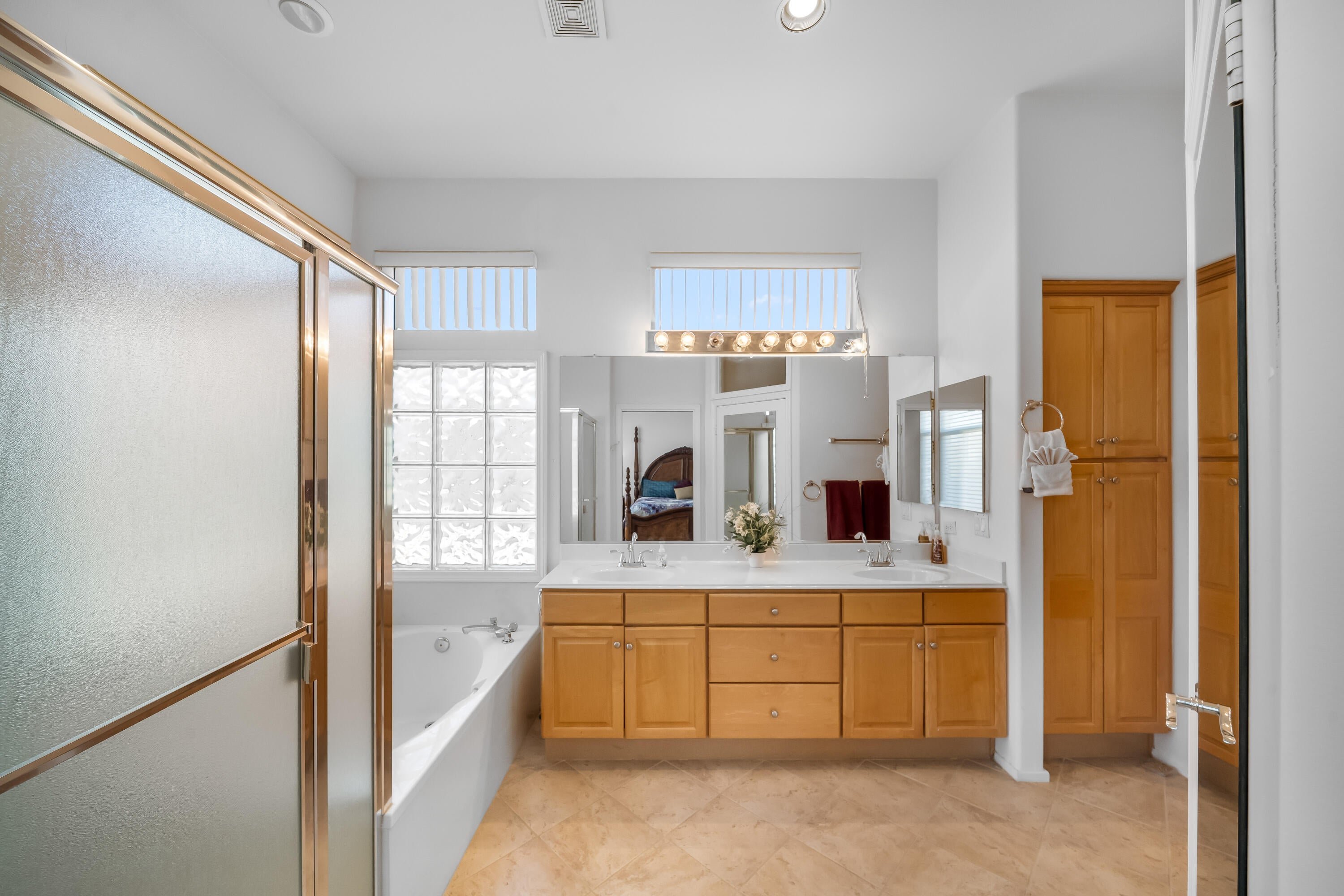 Palm Desert, California, 92211, United States, 3 Bedrooms Bedrooms, ,2 BathroomsBathrooms,Residential,For Sale,2009127