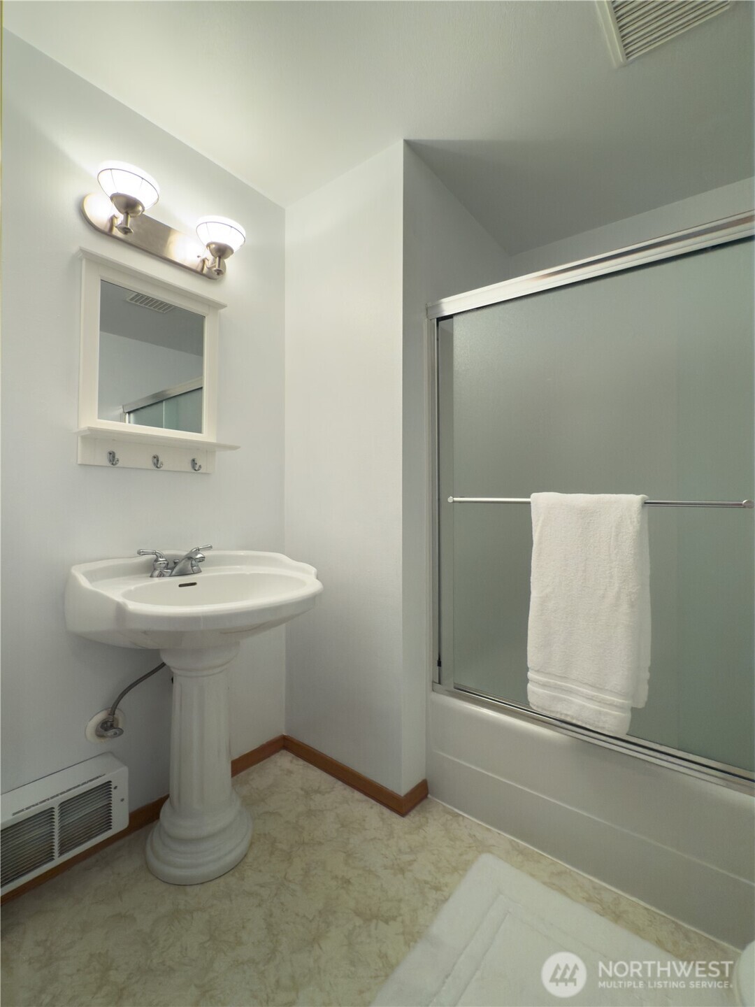 Hat Island, Washington, 98206, United States, 2 Bedrooms Bedrooms, ,2 BathroomsBathrooms,Residential,For Sale,1975923