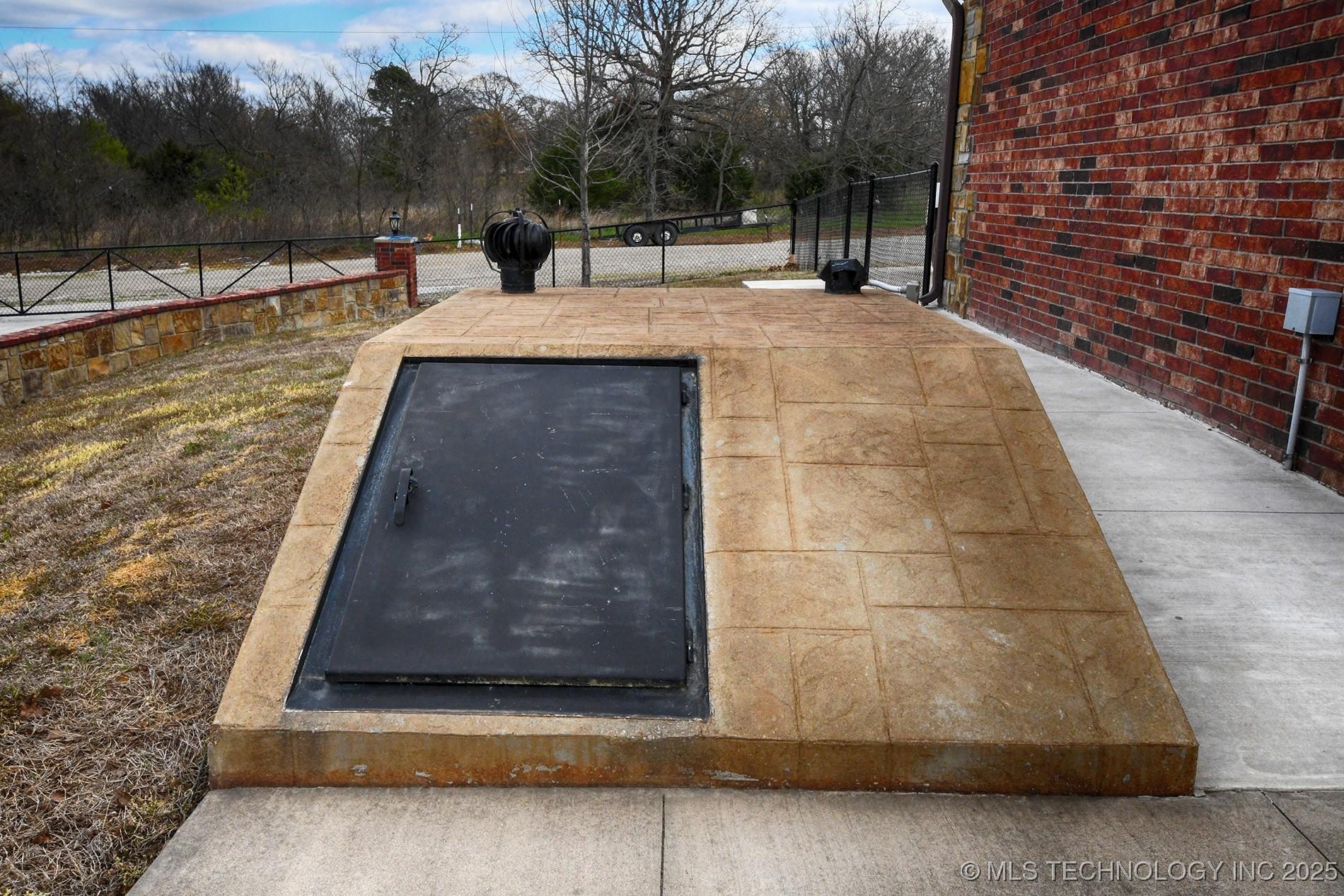 Sallisaw, Oklahoma, 74955, United States, 3 Bedrooms Bedrooms, ,3 BathroomsBathrooms,Residential,For Sale,1977994