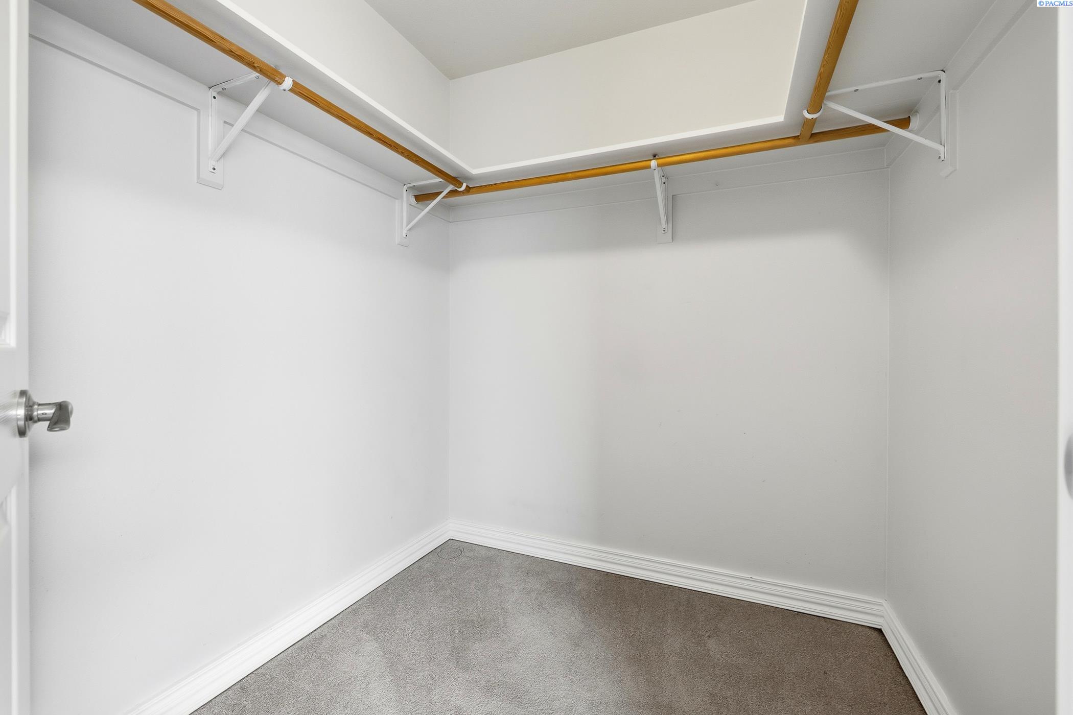 Pasco, Washington, 99301, United States, 3 Bedrooms Bedrooms, ,3 BathroomsBathrooms,Residential,For Sale,1998490