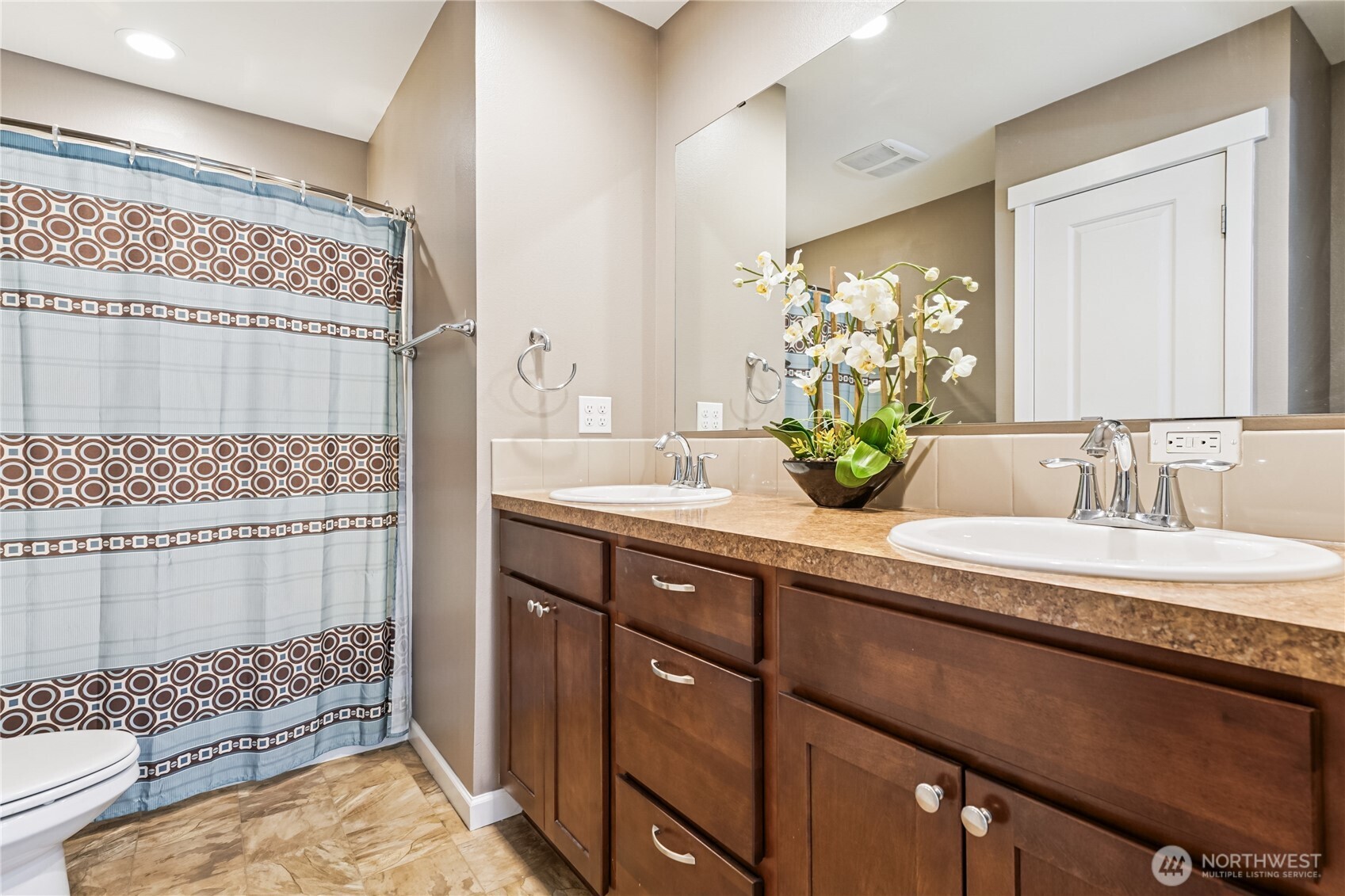 Seabeck, Washington, 98380, United States, 4 Bedrooms Bedrooms, ,3 BathroomsBathrooms,Residential,For Sale,1907301