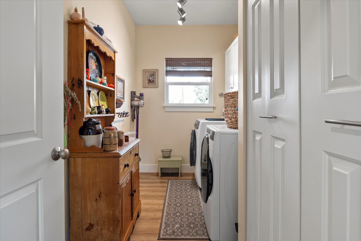 Prineville, Oregon, 97754, United States, 3 Bedrooms Bedrooms, ,2 BathroomsBathrooms,Residential,For Sale,1721299