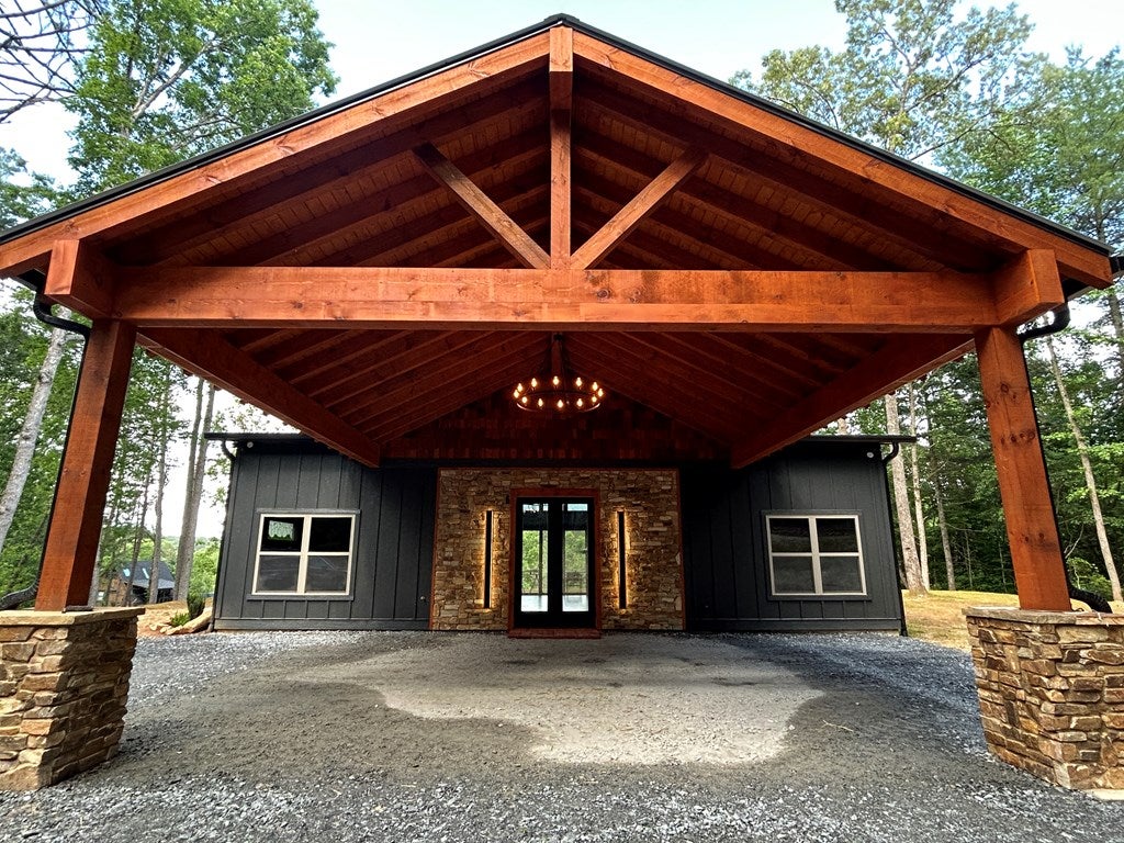 Mineral Bluff, Georgia, 30559, United States, 3 Bedrooms Bedrooms, ,3 BathroomsBathrooms,Residential,For Sale,1871294