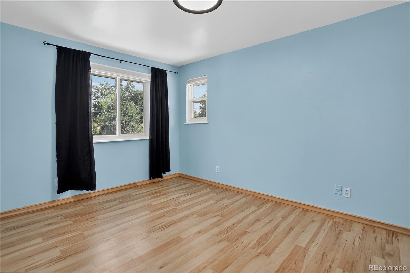 Englewood, Colorado, 80110, United States, 3 Bedrooms Bedrooms, ,2 BathroomsBathrooms,Residential,For Sale,1918074