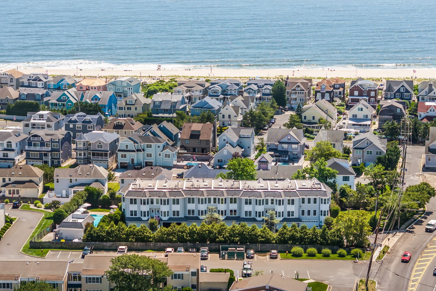  Rare End-Unit Coastal Townhome - 物件實景
