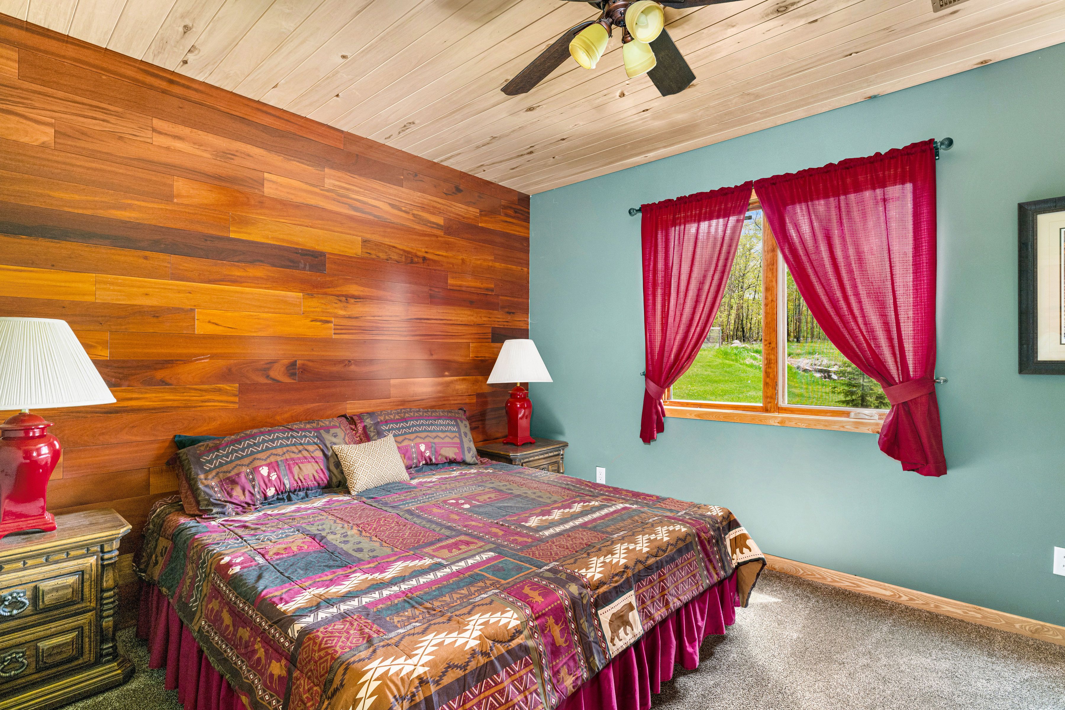  Luxury Woodland Retreat with Custom Craftsmanship and Treehouse Escape - 物件實景