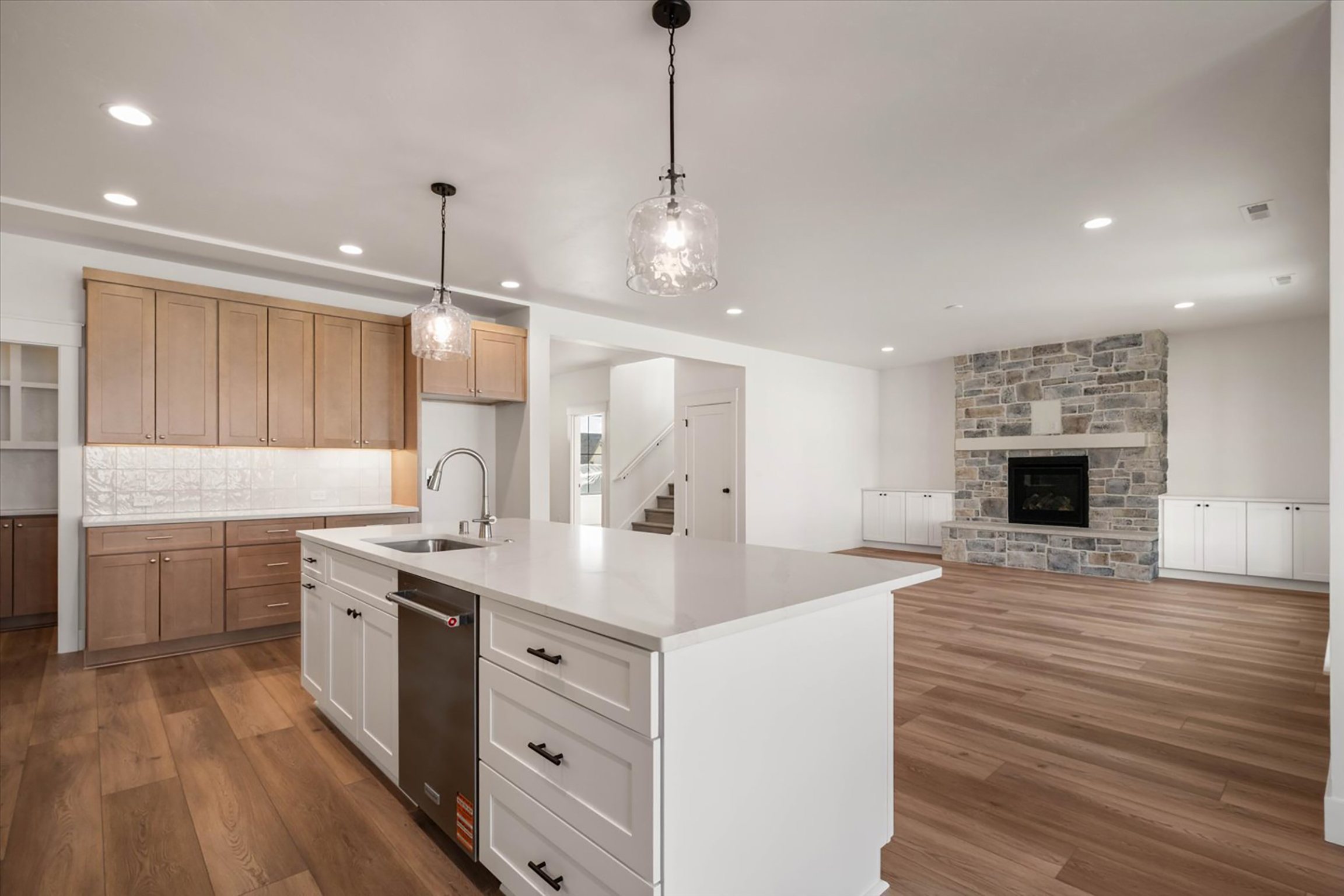  5 bed plus den and 2nd family room, great plan - 物件實景