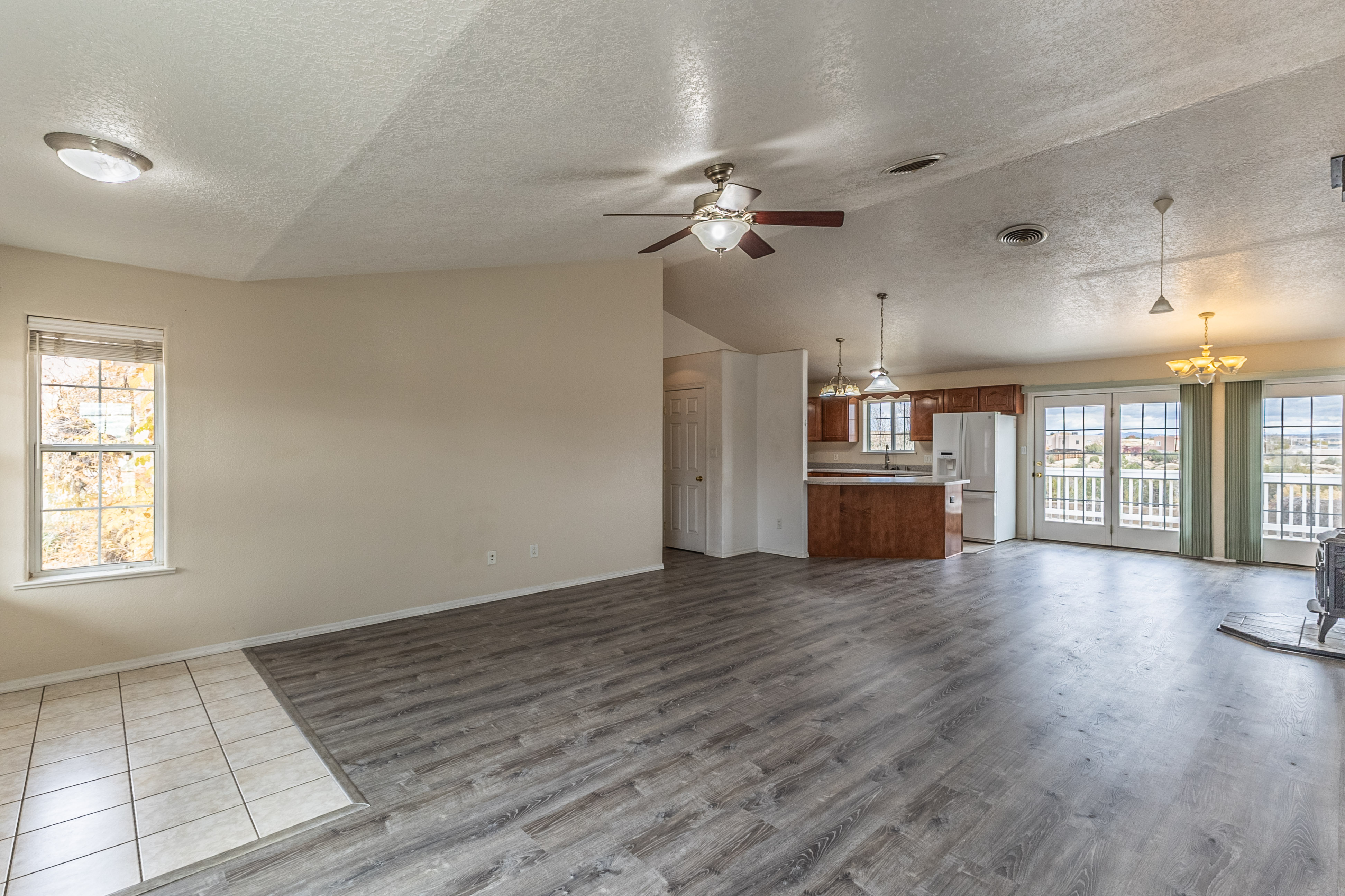 Farmington, New Mexico, 87402, United States, 4 Bedrooms Bedrooms, ,3 BathroomsBathrooms,Residential,For Sale,1995181