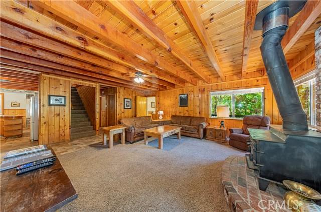 Yosemite, California, 95389, United States, 5 Bedrooms Bedrooms, ,4 BathroomsBathrooms,Residential,For Sale,1981132