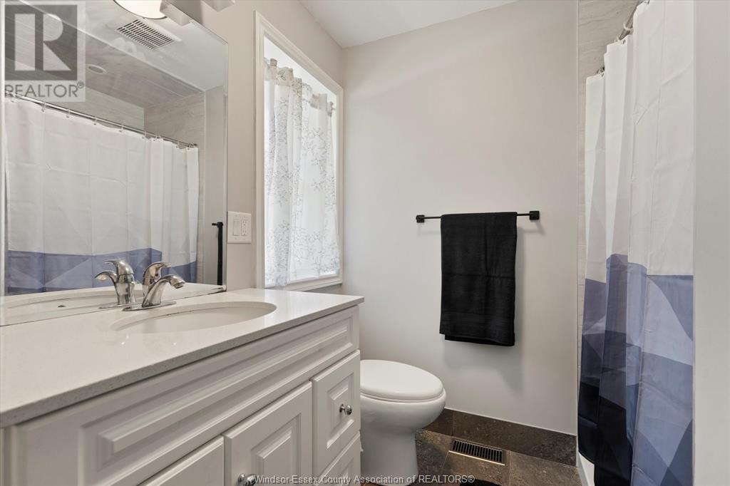 WINDSOR, Ontario, N8P 1C1, CA, 3 Bedrooms Bedrooms, ,2 BathroomsBathrooms,Residential,For Sale,1882295