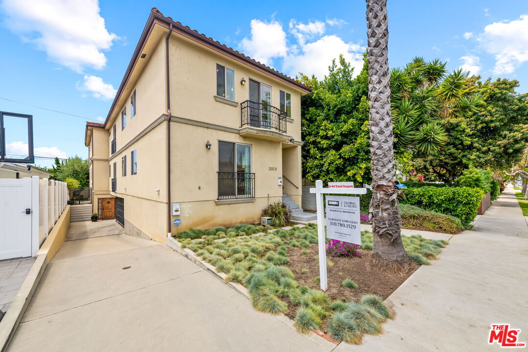Los Angeles, California, 90025, United States, 6 Bedrooms Bedrooms, ,Residential,For Sale,1932013
