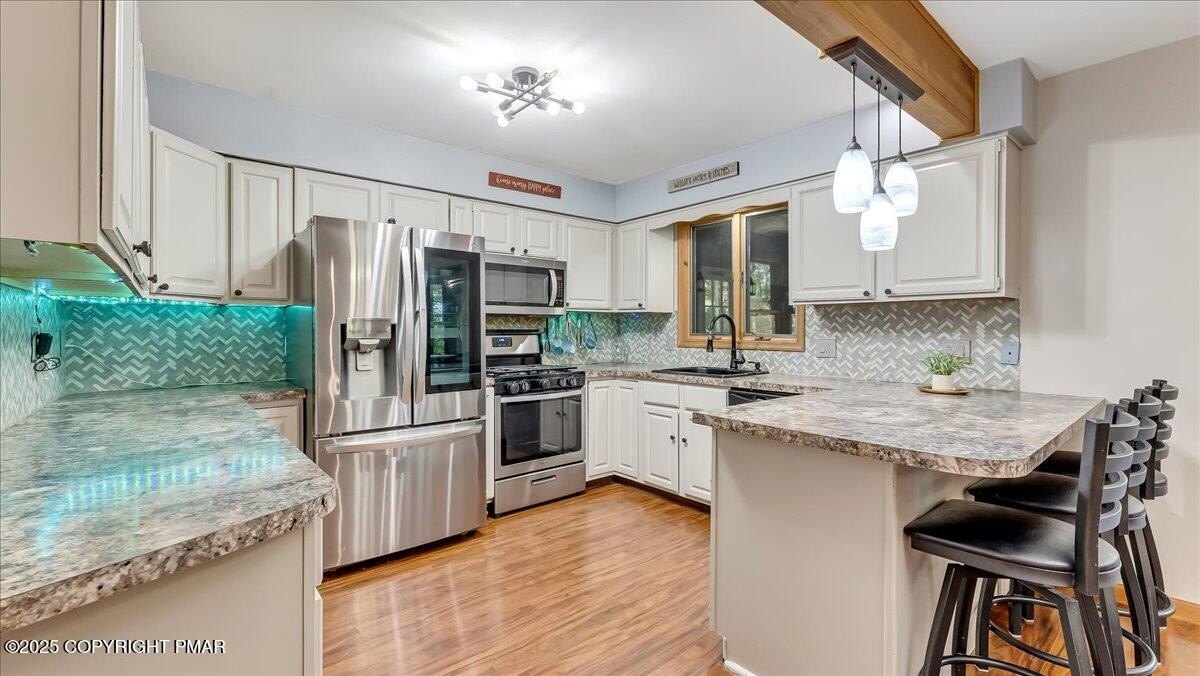 Lake Harmony, Pennsylvania, 18624, United States, 8 Bedrooms Bedrooms, ,4 BathroomsBathrooms,Residential,For Sale,1914089