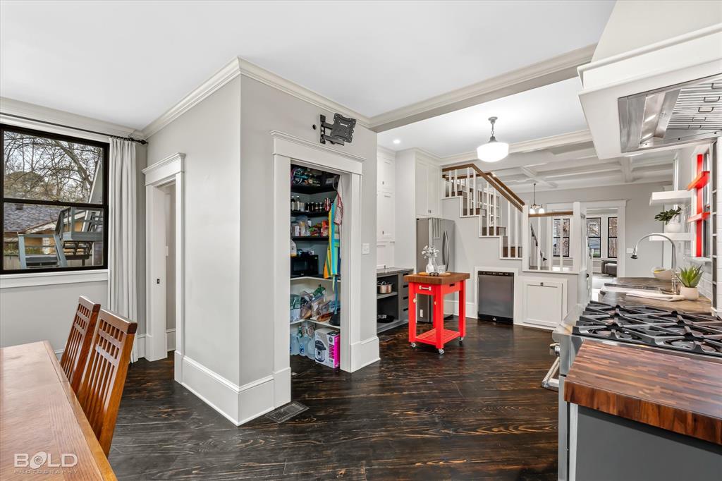 Shreveport, Louisiana, 71104, United States, 4 Bedrooms Bedrooms, ,5 BathroomsBathrooms,Residential,For Sale,1795107