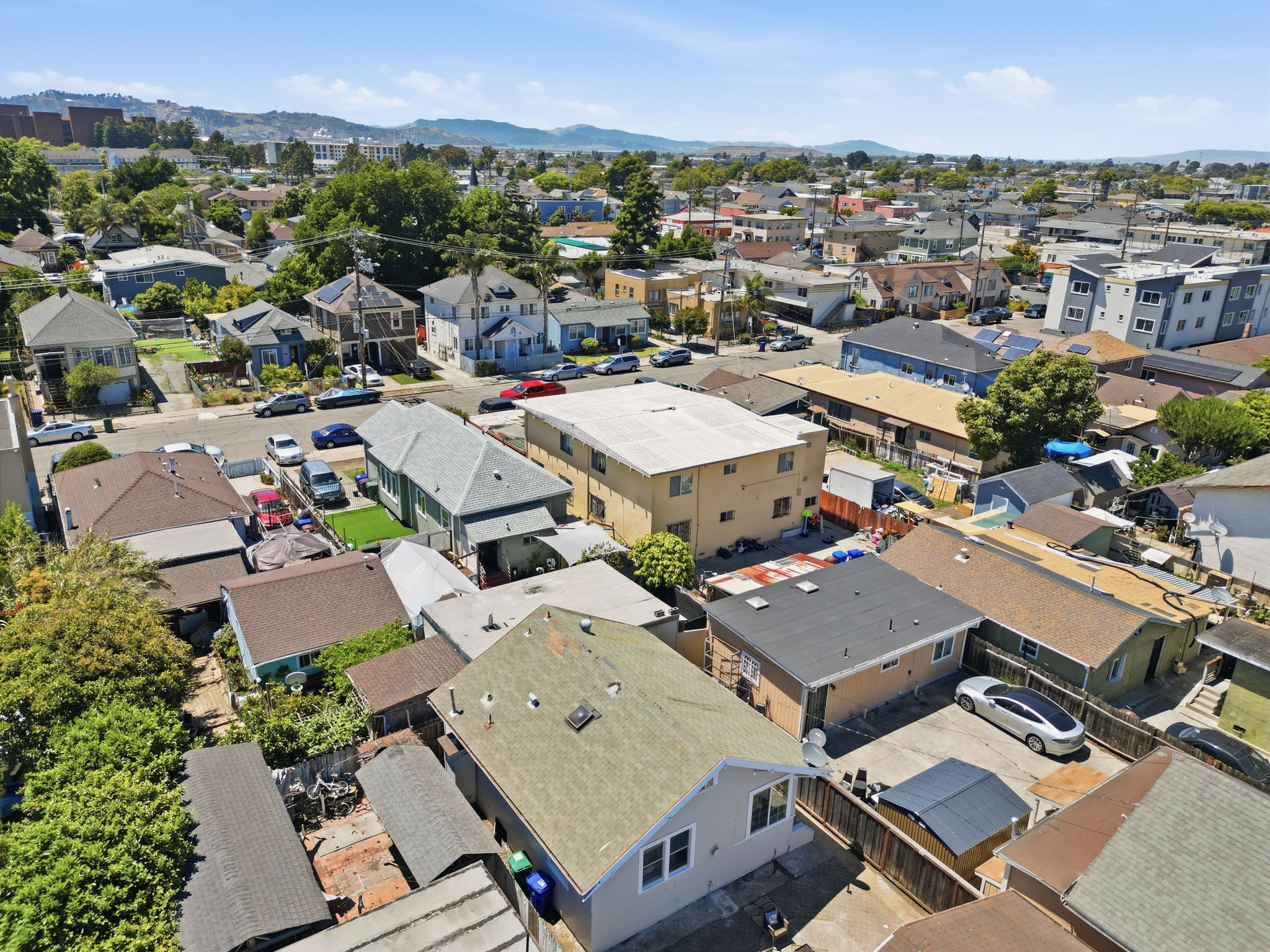  Two Detached Homes on One Lot - 物件實景
