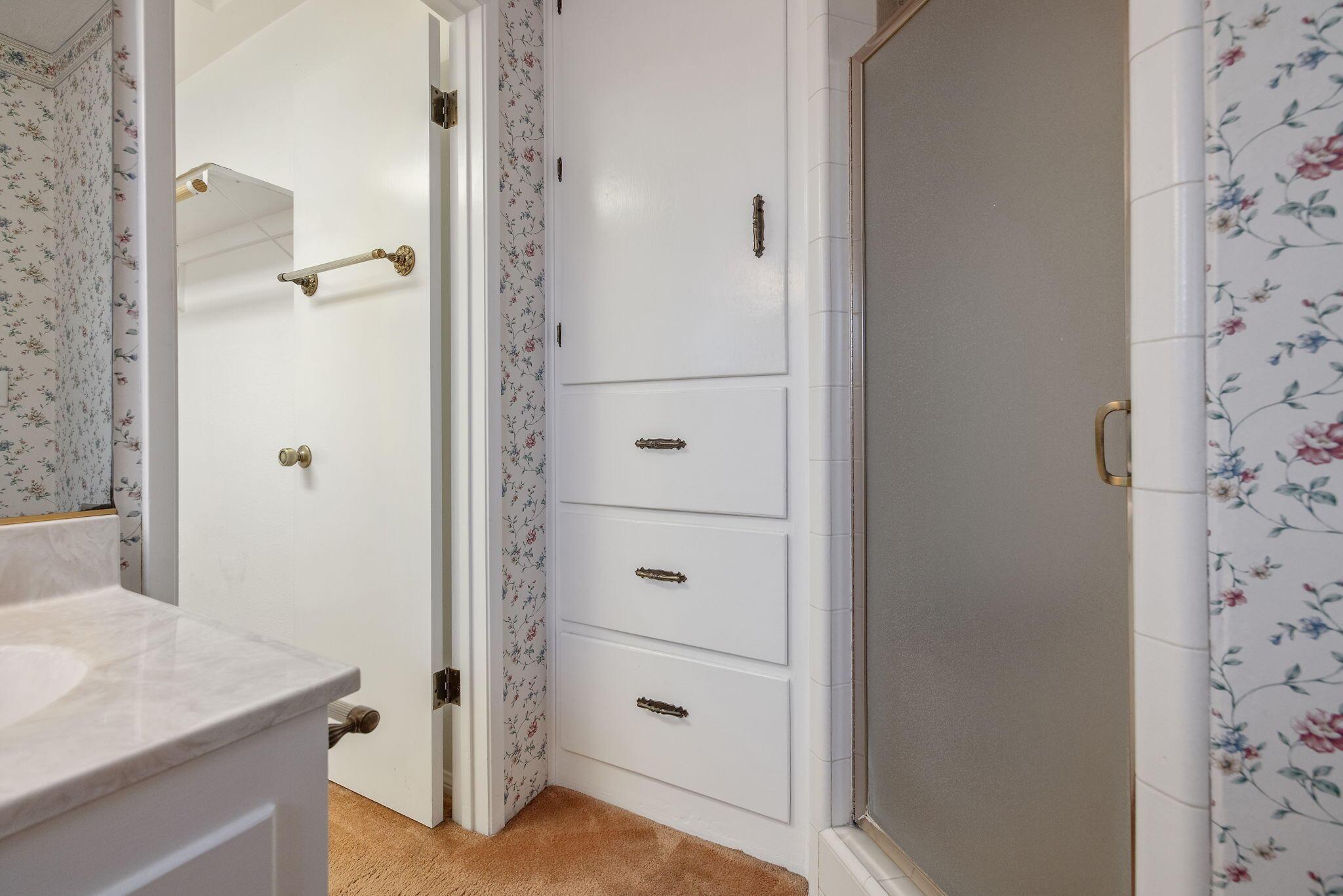 Fresno, California, 93722, United States, 3 Bedrooms Bedrooms, ,2 BathroomsBathrooms,Residential,For Sale,1984127