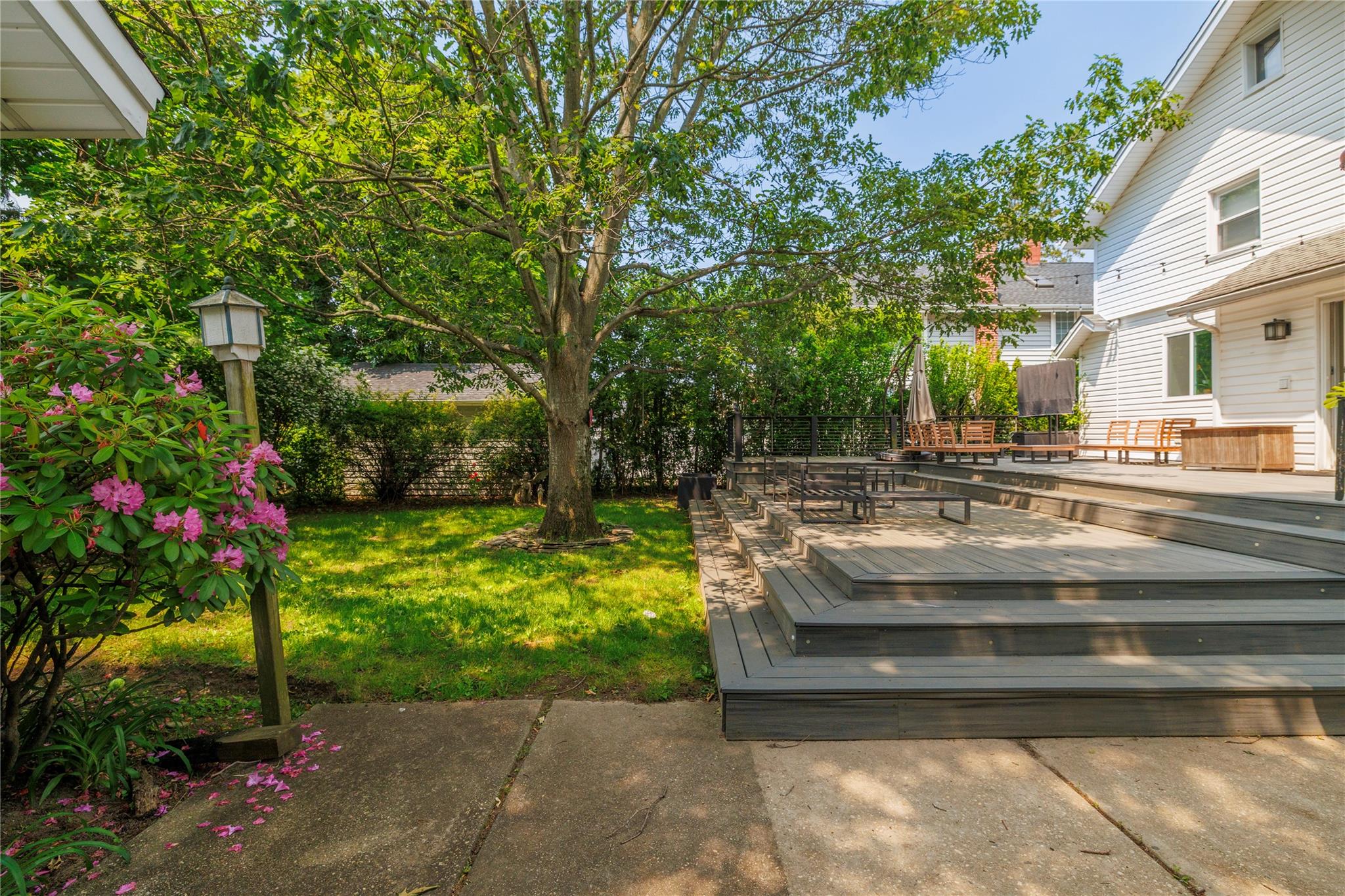 Malverne, New York, 11565, United States, 3 Bedrooms Bedrooms, ,2 BathroomsBathrooms,Residential,For Sale,1874917