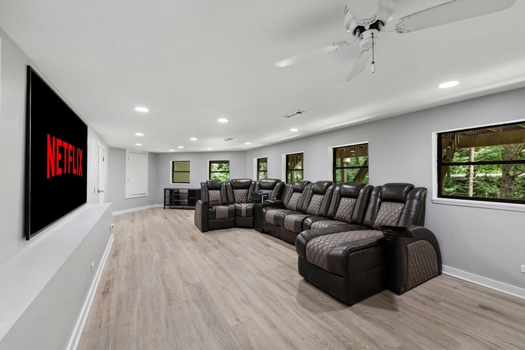 Ellijay, Georgia, 30540, United States, 5 Bedrooms Bedrooms, ,5 BathroomsBathrooms,Residential,For Sale,1868155