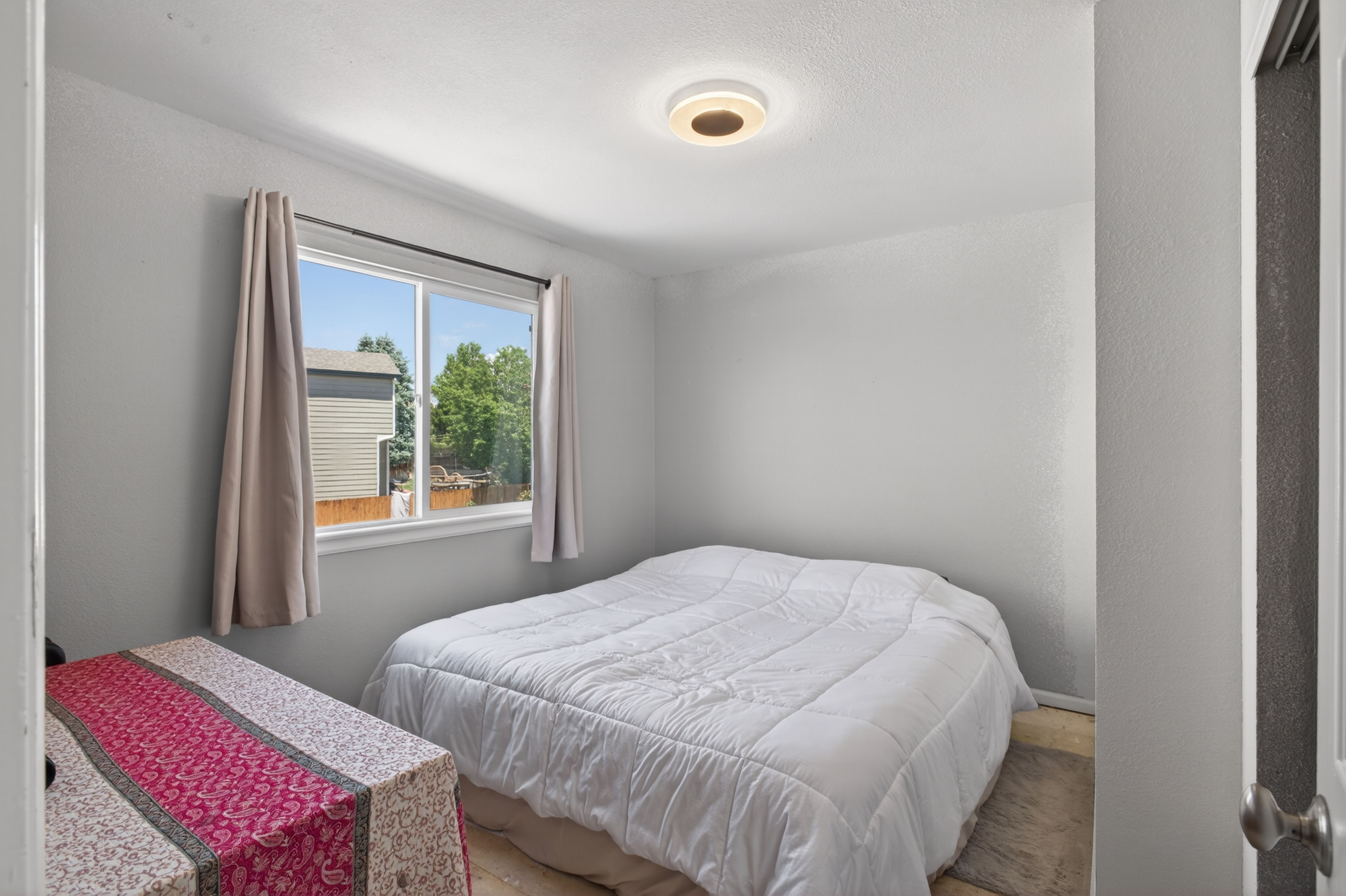  Situated on a Desirable Corner Lot in Hidden River - 物件實景
