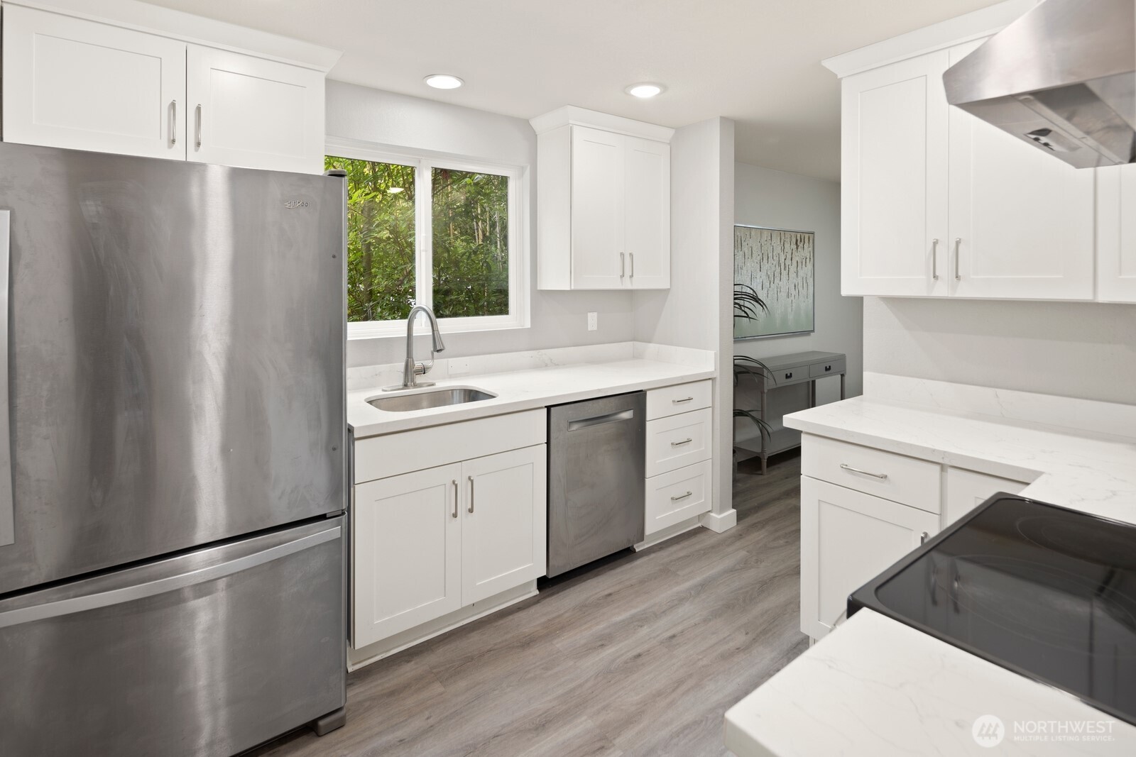 Mercer Island, Washington, 98040, United States, 2 Bedrooms Bedrooms, ,1 BathroomBathrooms,Residential,For Sale,1948638