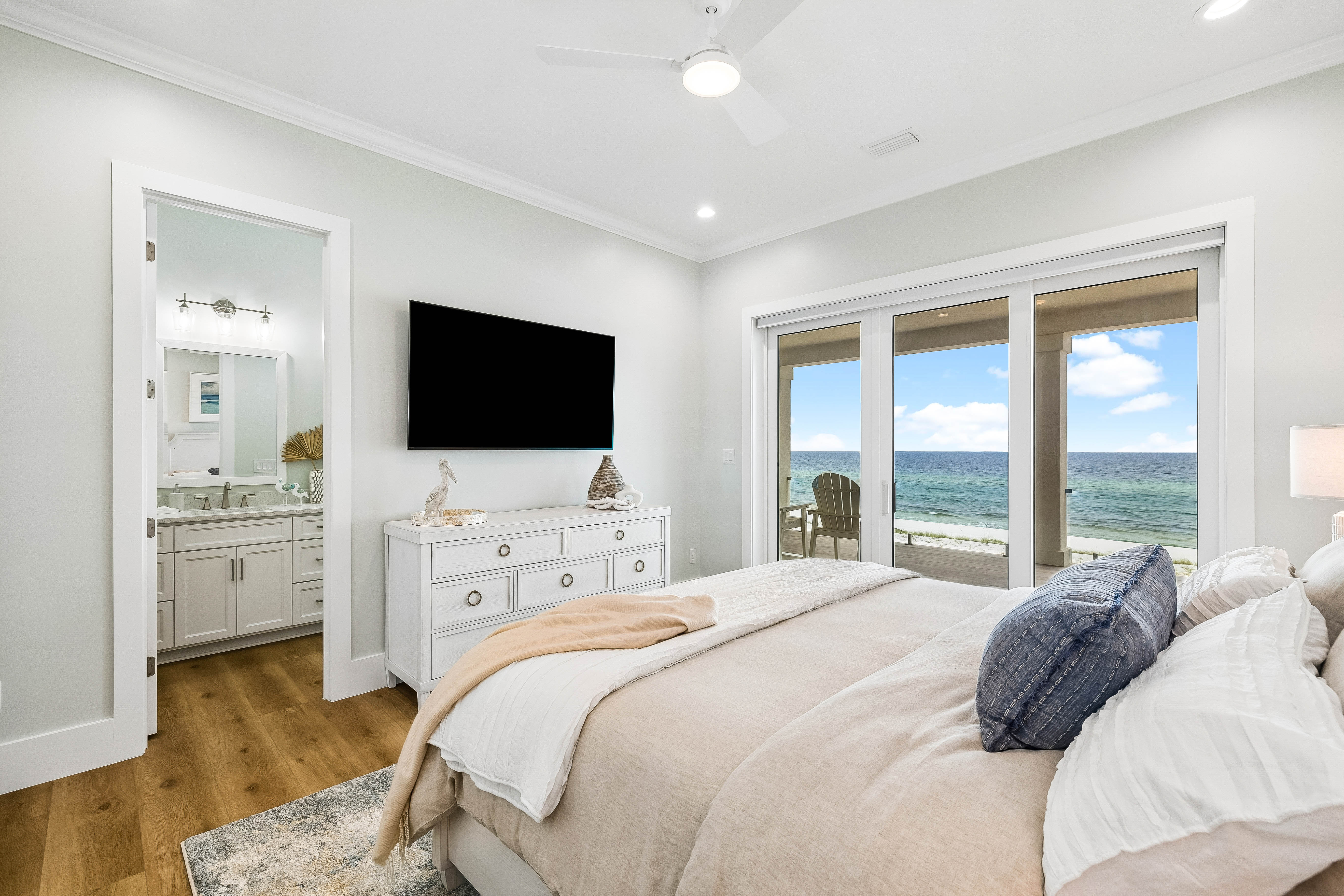  A New Benchmark for Luxury on Navarre Beach - 物件實景