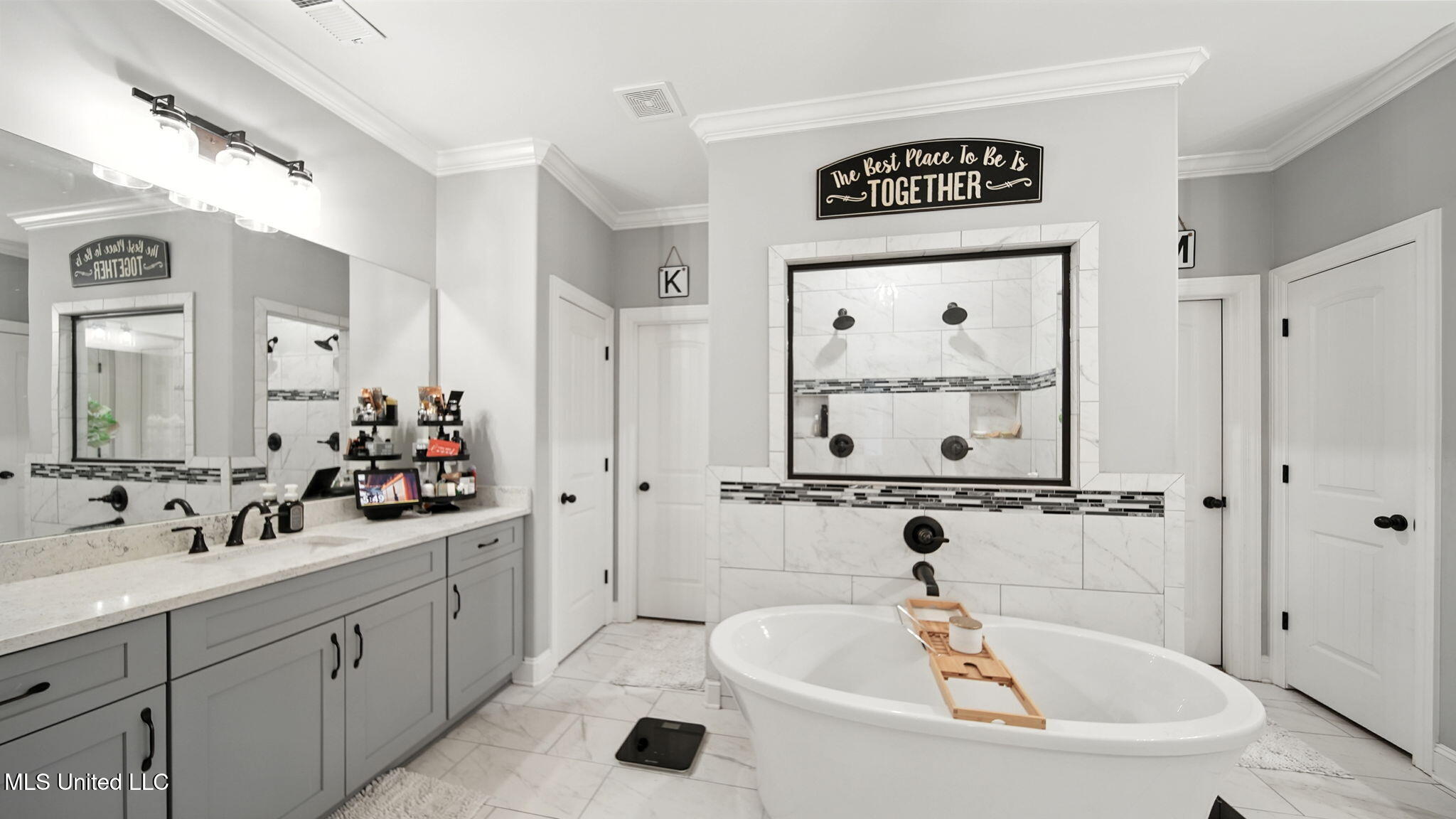 Hernando, Mississippi, 38632, United States, 4 Bedrooms Bedrooms, ,3 BathroomsBathrooms,Residential,For Sale,1978429