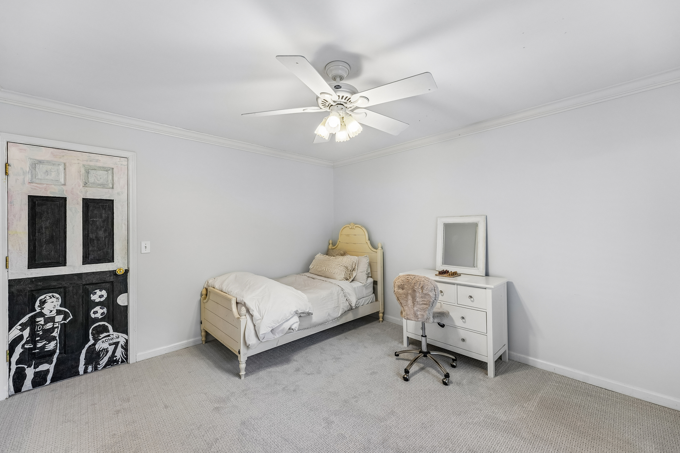  Beautiful, Renovated Daylight Basement Home on Exceptional Lot - 物件實景