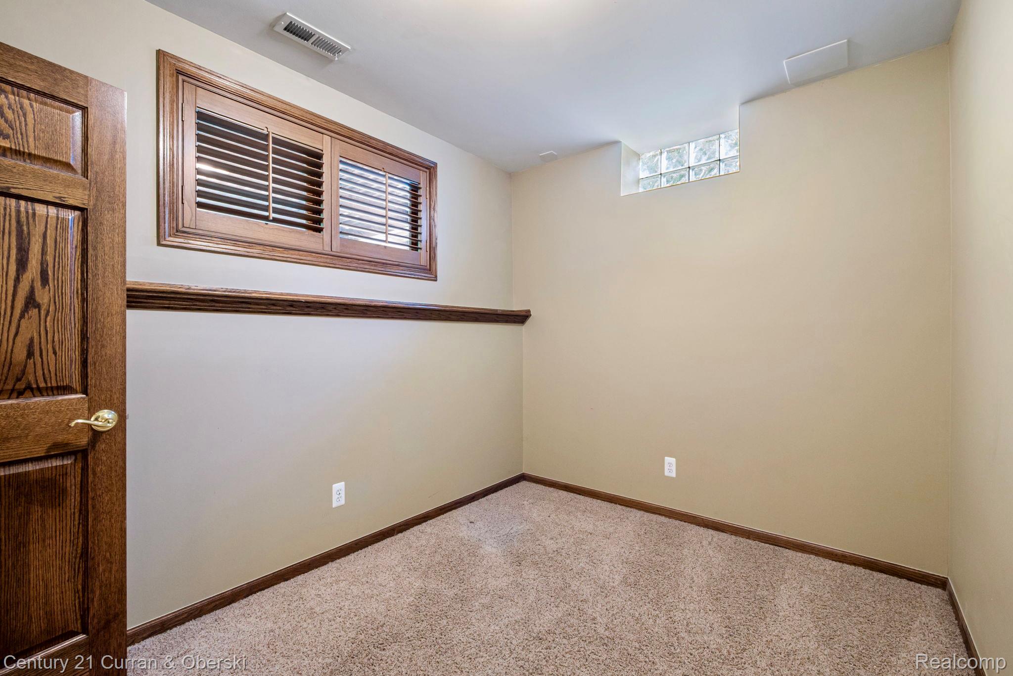 Novi, Michigan, 48374, United States, 4 Bedrooms Bedrooms, ,6 BathroomsBathrooms,Residential,For Sale,1914653