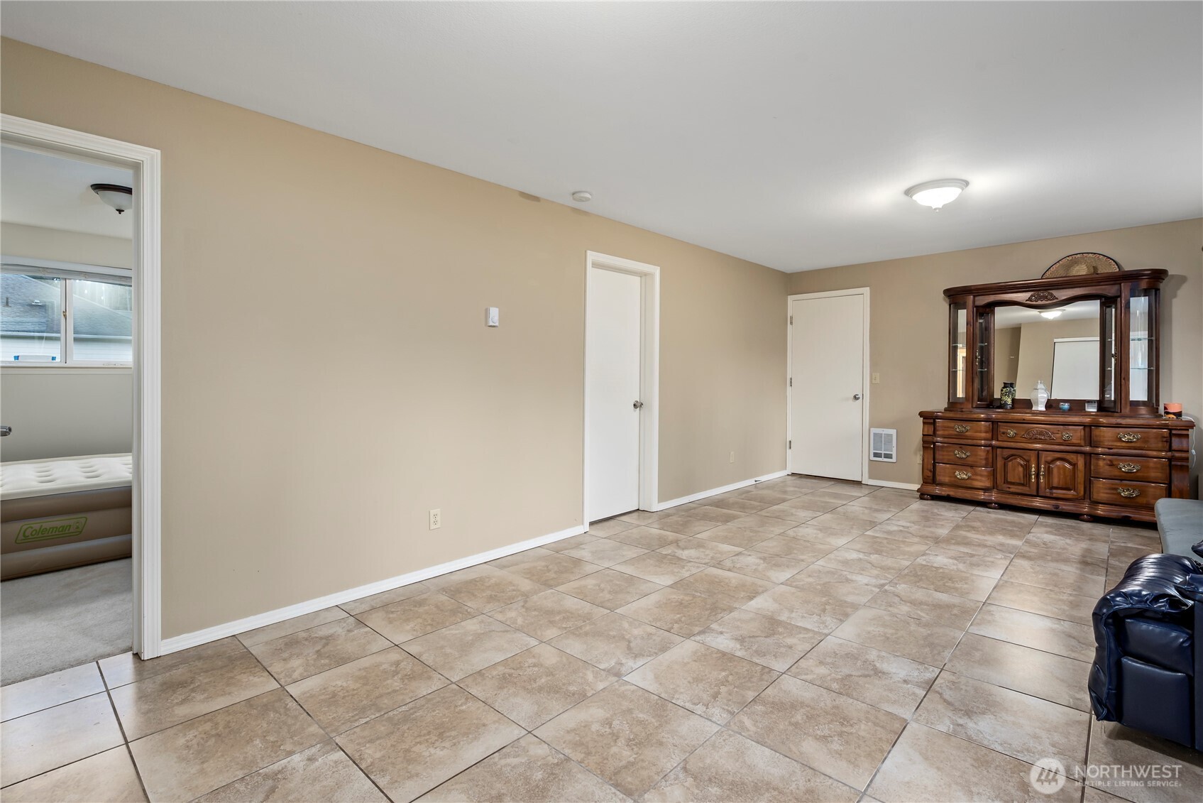 Oak Harbor, Washington, 98277, United States, 5 Bedrooms Bedrooms, ,2 BathroomsBathrooms,Residential,For Sale,2000673