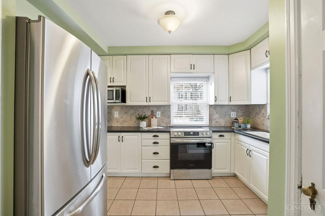 Cincinnati, Ohio, 45209, United States, 3 Bedrooms Bedrooms, ,4 BathroomsBathrooms,Residential,For Sale,2003338